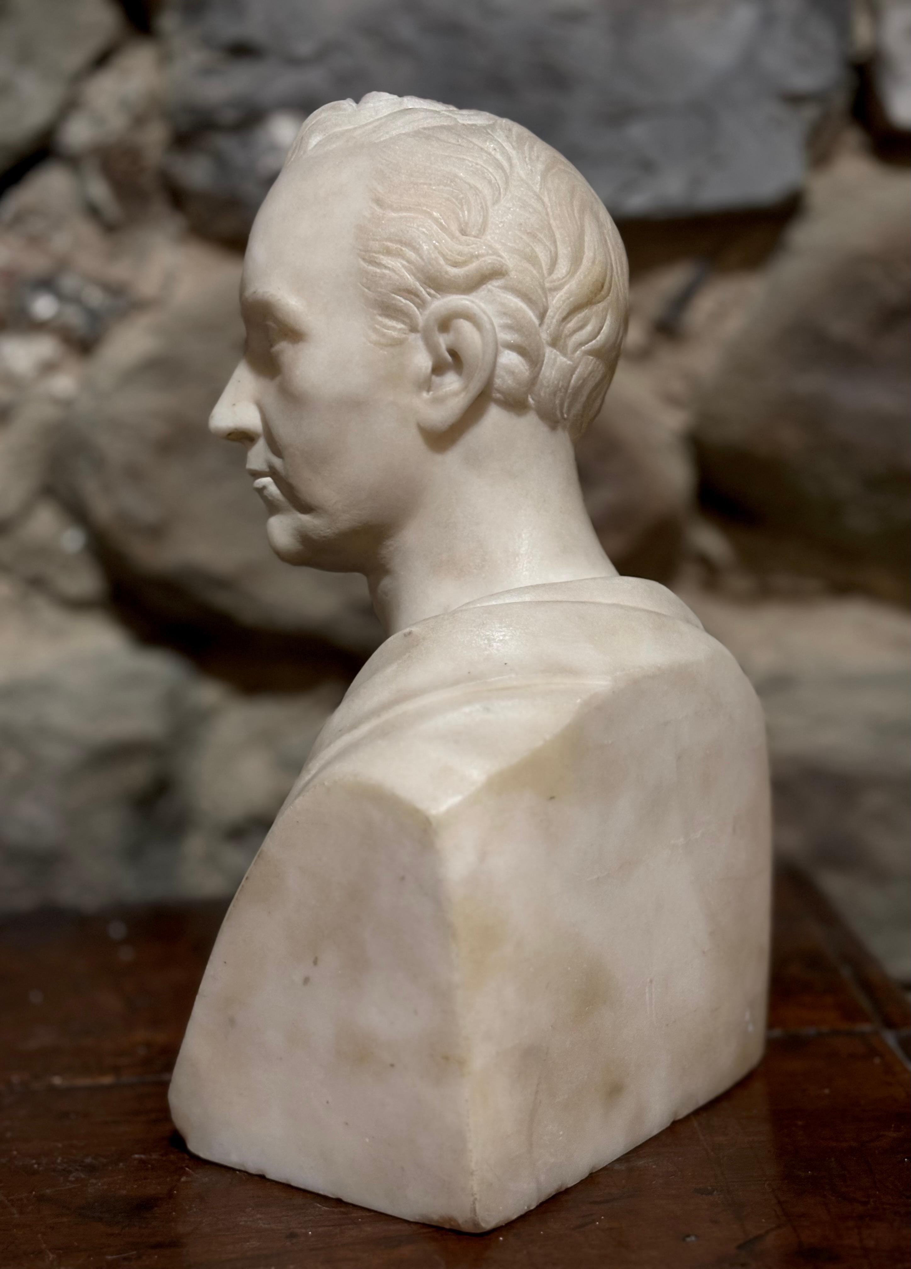 Busto in Marmo Neoclassico in Erma epoca Impero Dignitario Romano For Sale 3