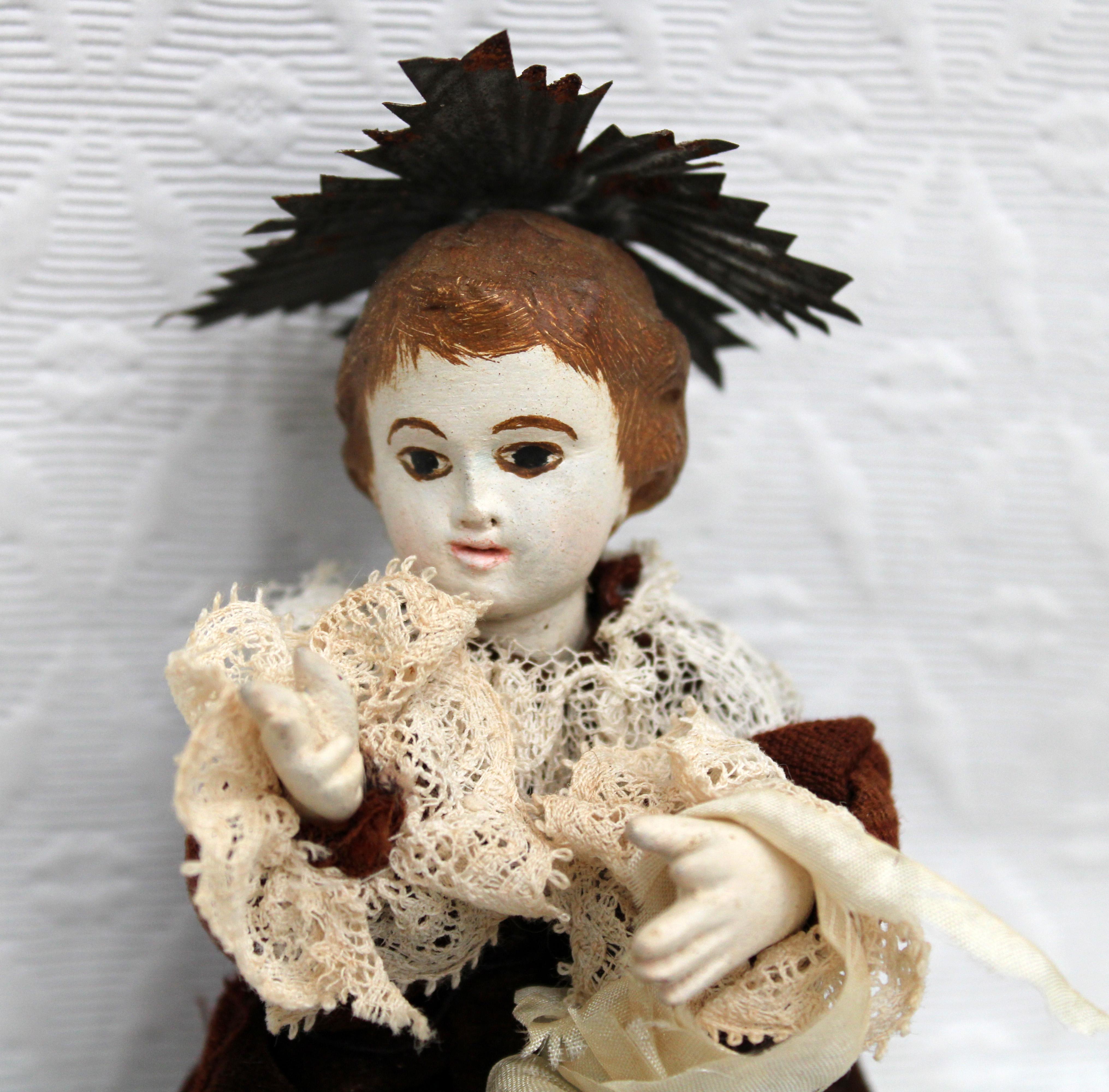 Cap y pota de vestir - Virgen del Carmen con niño - Siglo XIX For Sale 5