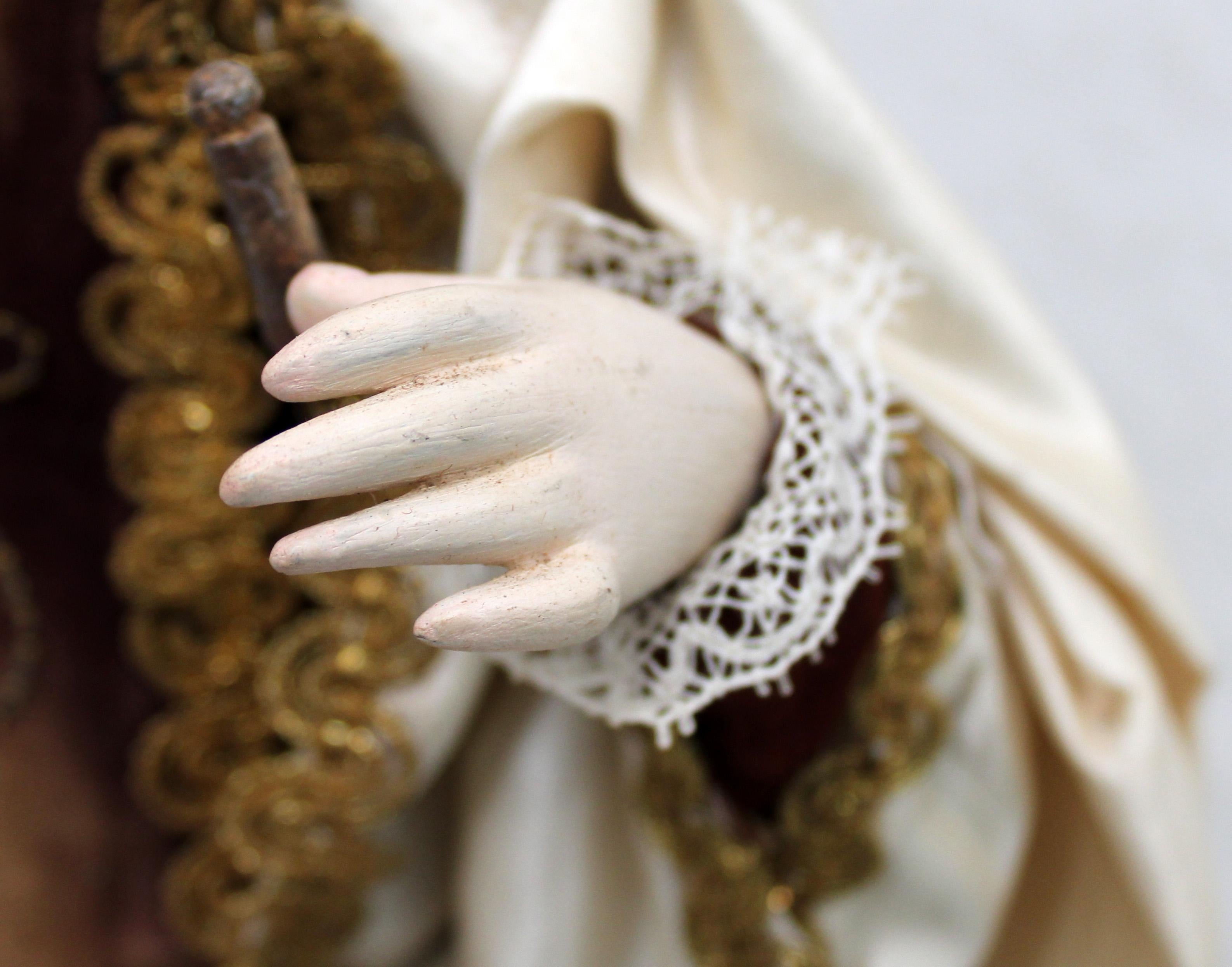 Cap y pota de vestir - Virgen del Carmen con niño - Siglo XIX For Sale 13