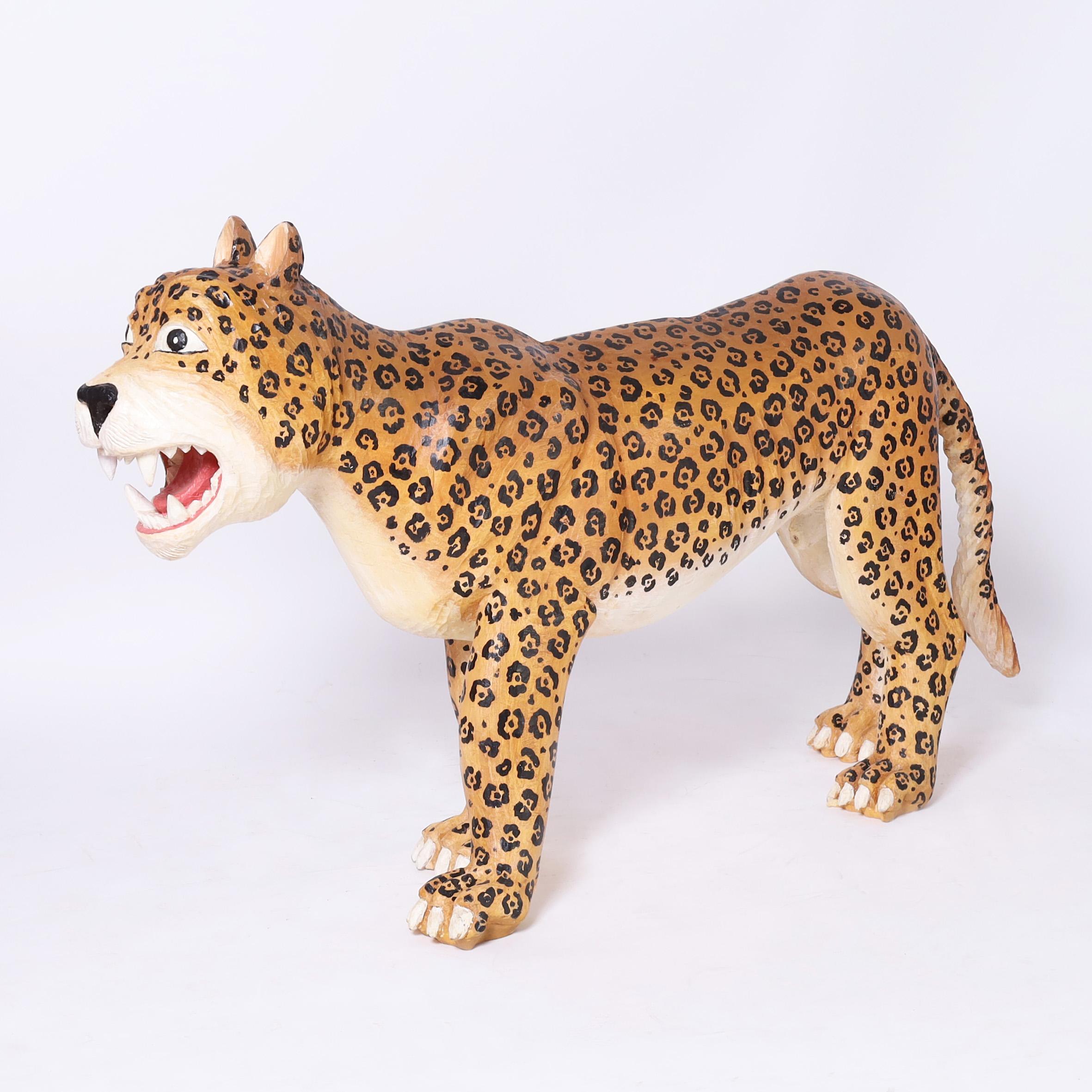 Jaguar ou grand félin en bois sculpté et peint - Sculpture de Unknown