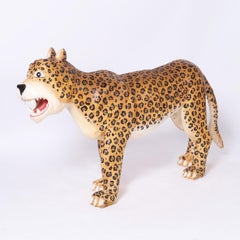 Jaguar ou grand félin en bois sculpté et peint