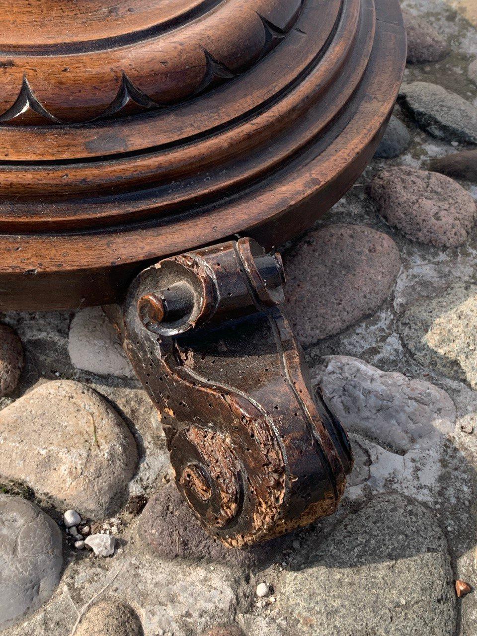 Carved wooden lectern - Eagle. Italy, 19th century For Sale 7