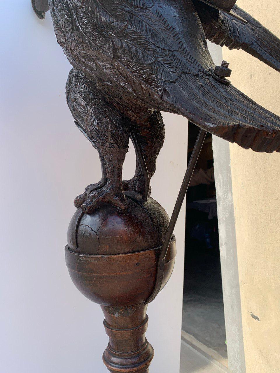 Carved wooden lectern - Eagle. Italy, 19th century For Sale 15