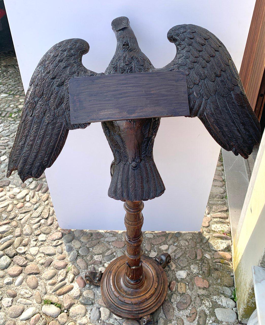 Carved wooden lectern - Eagle. Italy, 19th century.

88 x 55 x h 153 cm.

Made entirely of carved wood in the shape of an eagle.


- This item is sold with a certificate of authenticity with legal validity.
- Further details on the condition report