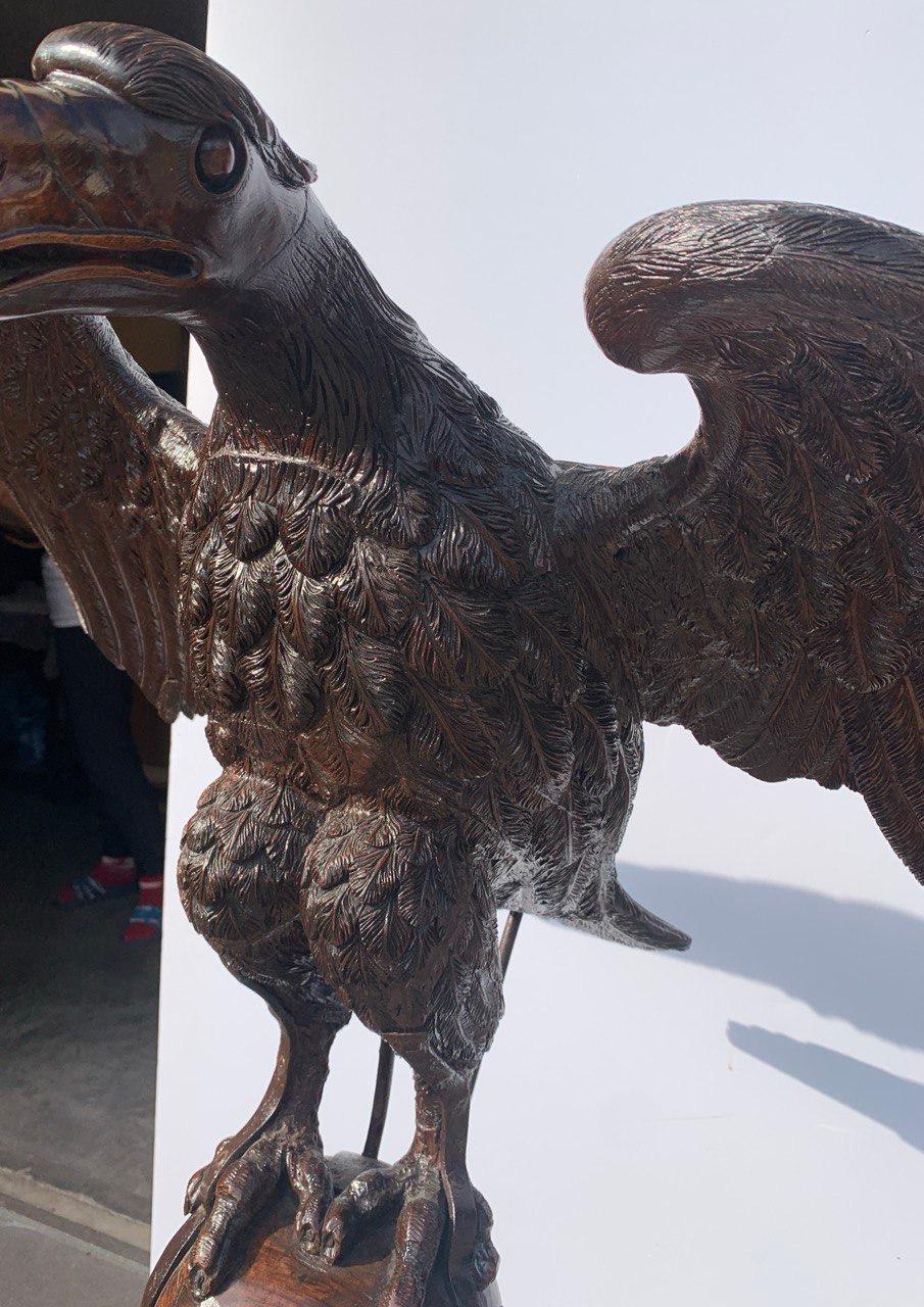Carved wooden lectern - Eagle. Italy, 19th century For Sale 3