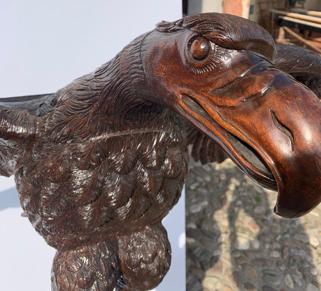 Carved wooden lectern - Eagle. Italy, 19th century For Sale 4