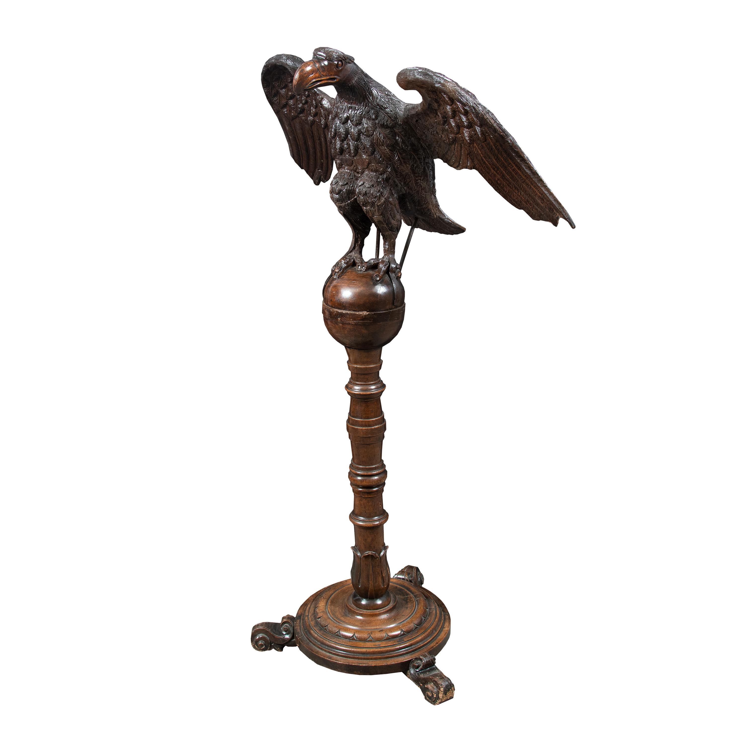 Unknown Figurative Sculpture - Carved wooden lectern - Eagle. Italy, 19th century