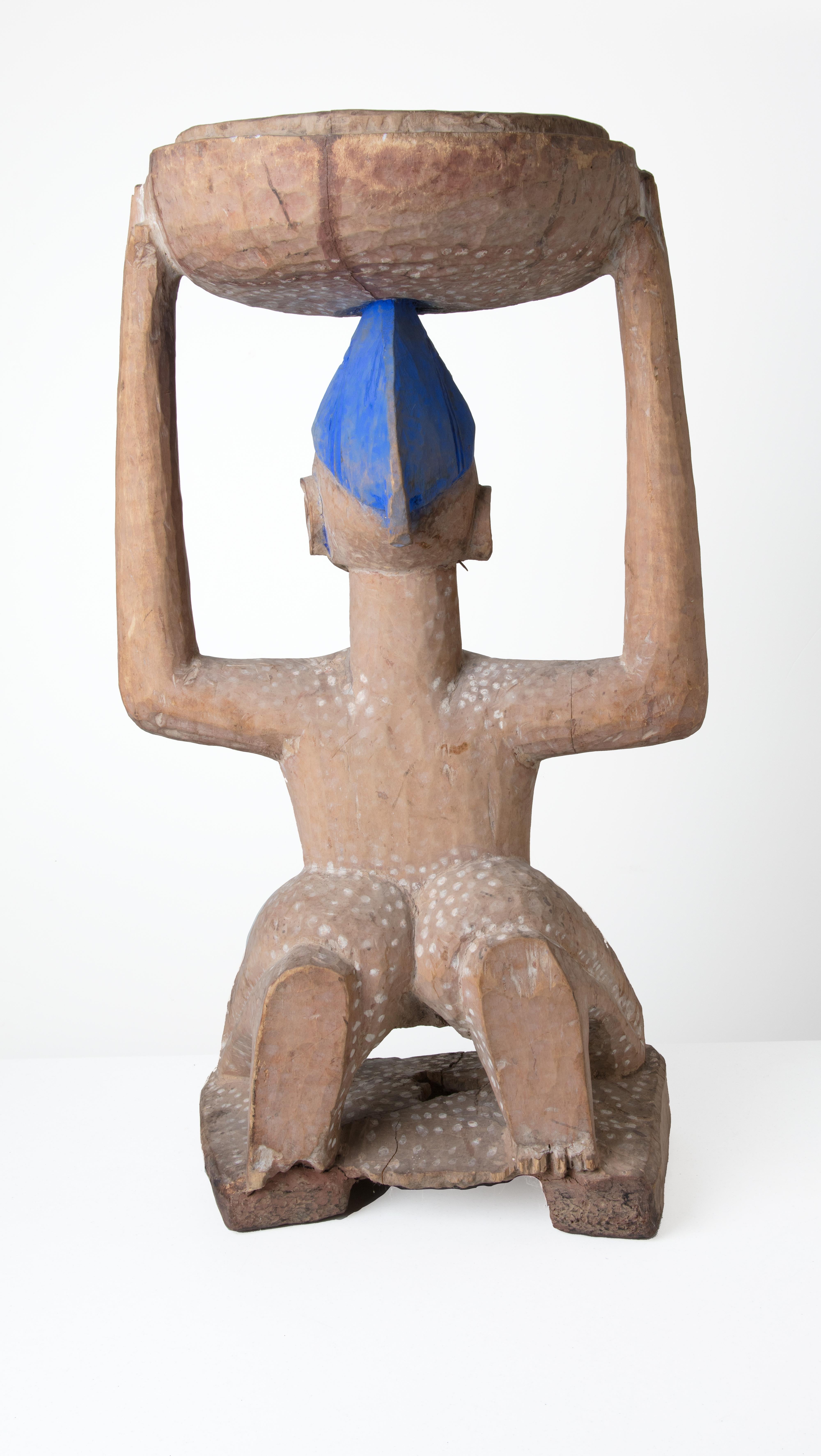 Figura cerimoniale con vaso per offerte. Nigeria-Yoruba in vendita 1