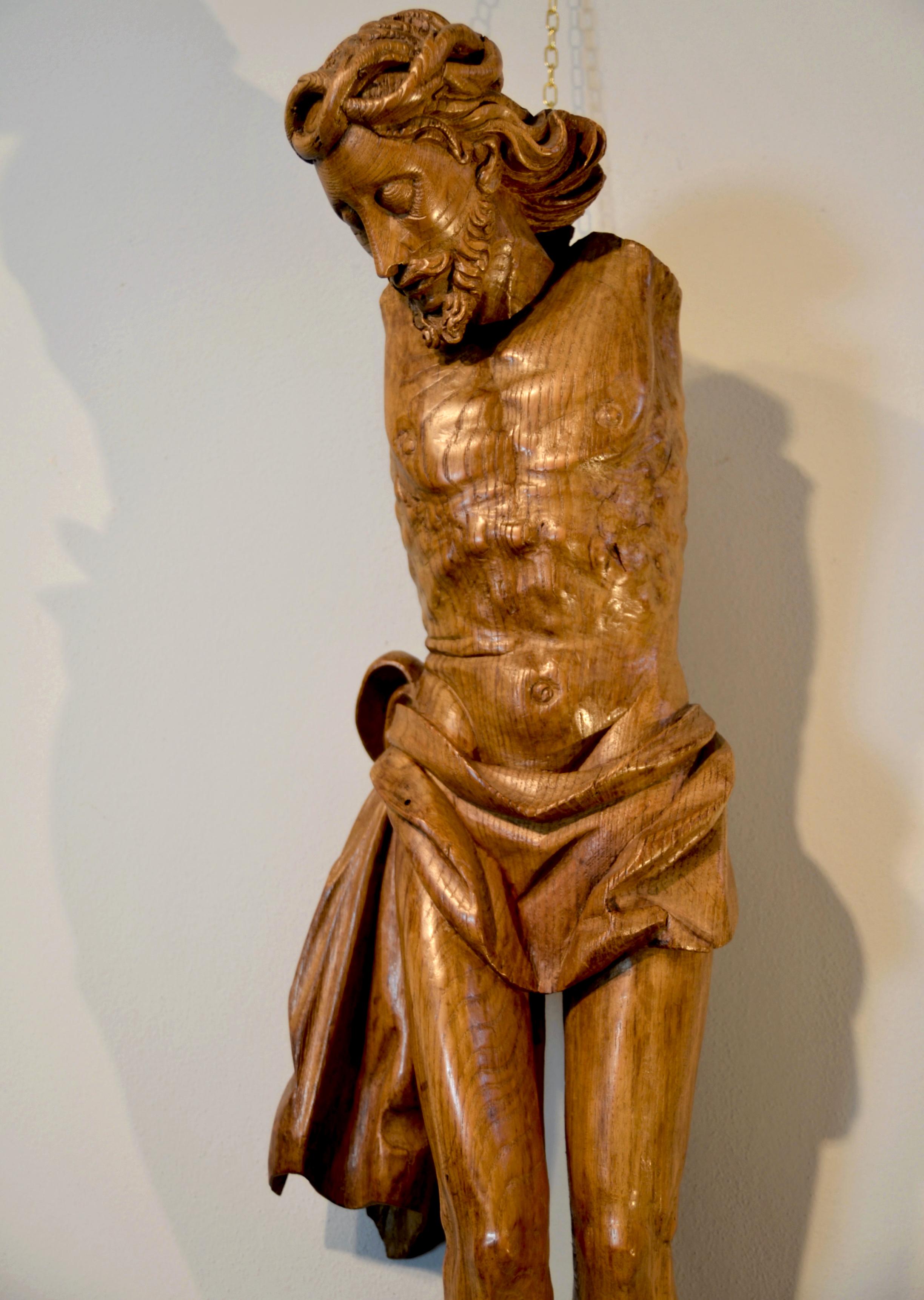Christ crucified Wood sculpture Flemish 16th century Old master Religious Art  - Sculpture by Unknown