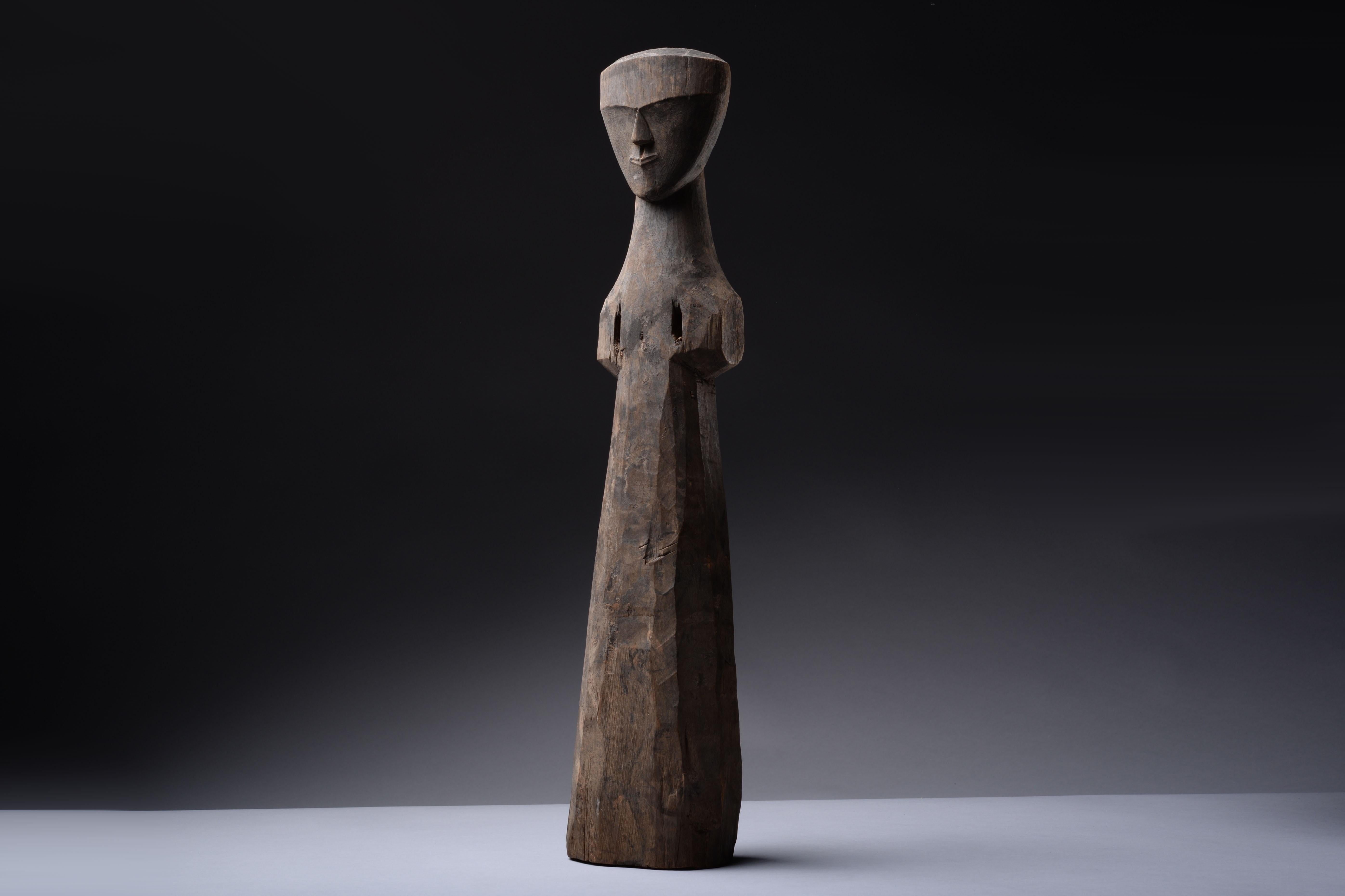 Ancient Chinese Chu Kingdom Wooden Spirit Figure - Sculpture by Unknown