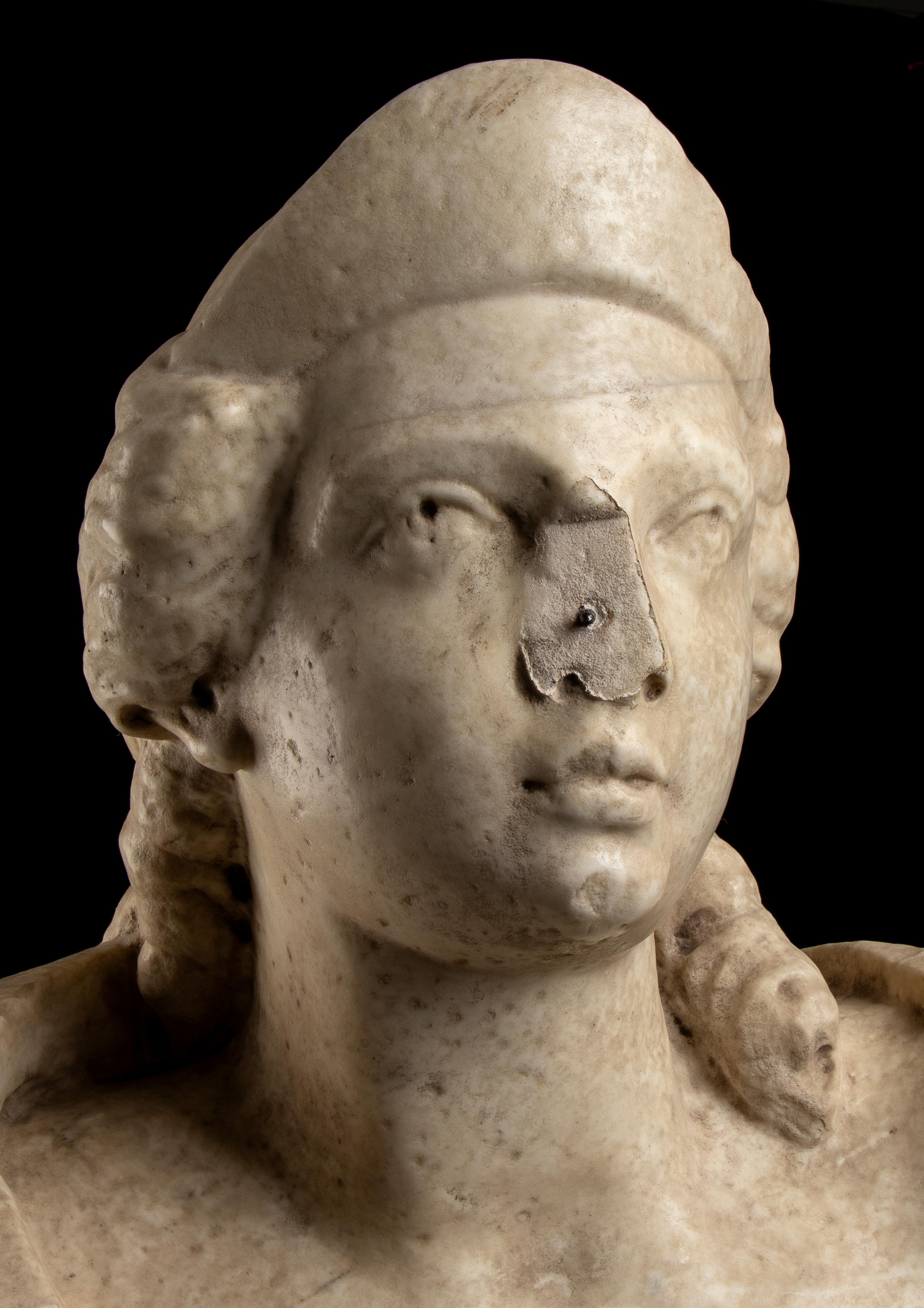 Scultura classica romana del XVIII secolo in marmo bianco con busto di donna 10