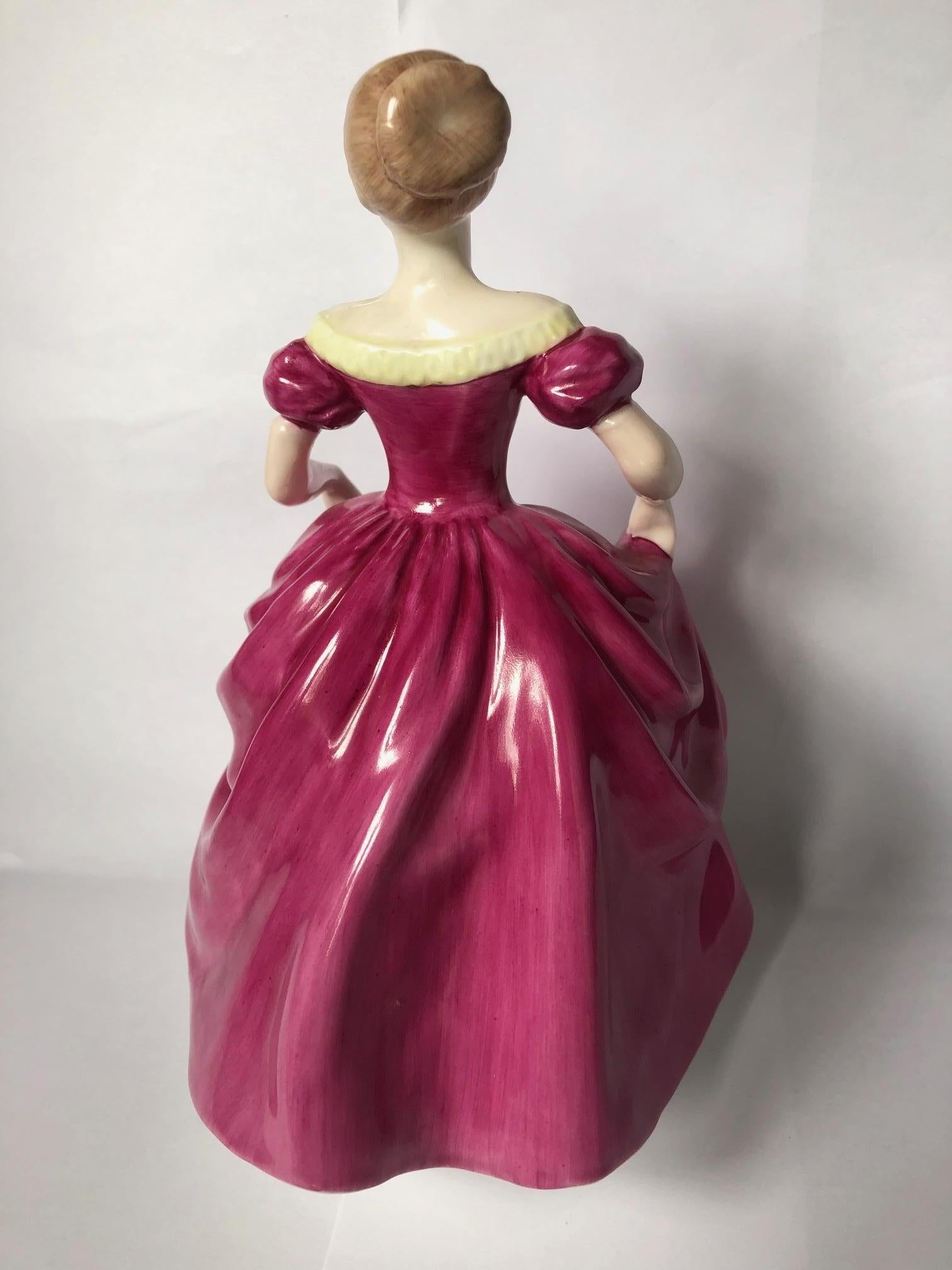 Figurine en porcelaine Coalport Ladies Of Fasion Bone - Flair - Autres styles artistiques Sculpture par Unknown