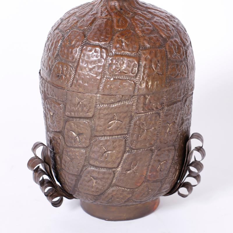 Ananas con coperchio in rame - Figurative Sculpture Grigio di Unknown