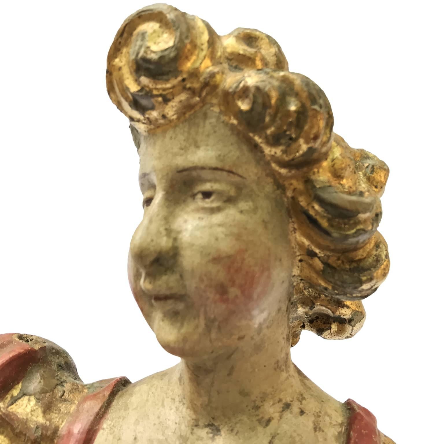 Pair of Italian Baroque Angels 17th Century Sculptured Lacquered and Gilded Figures For Sale 7