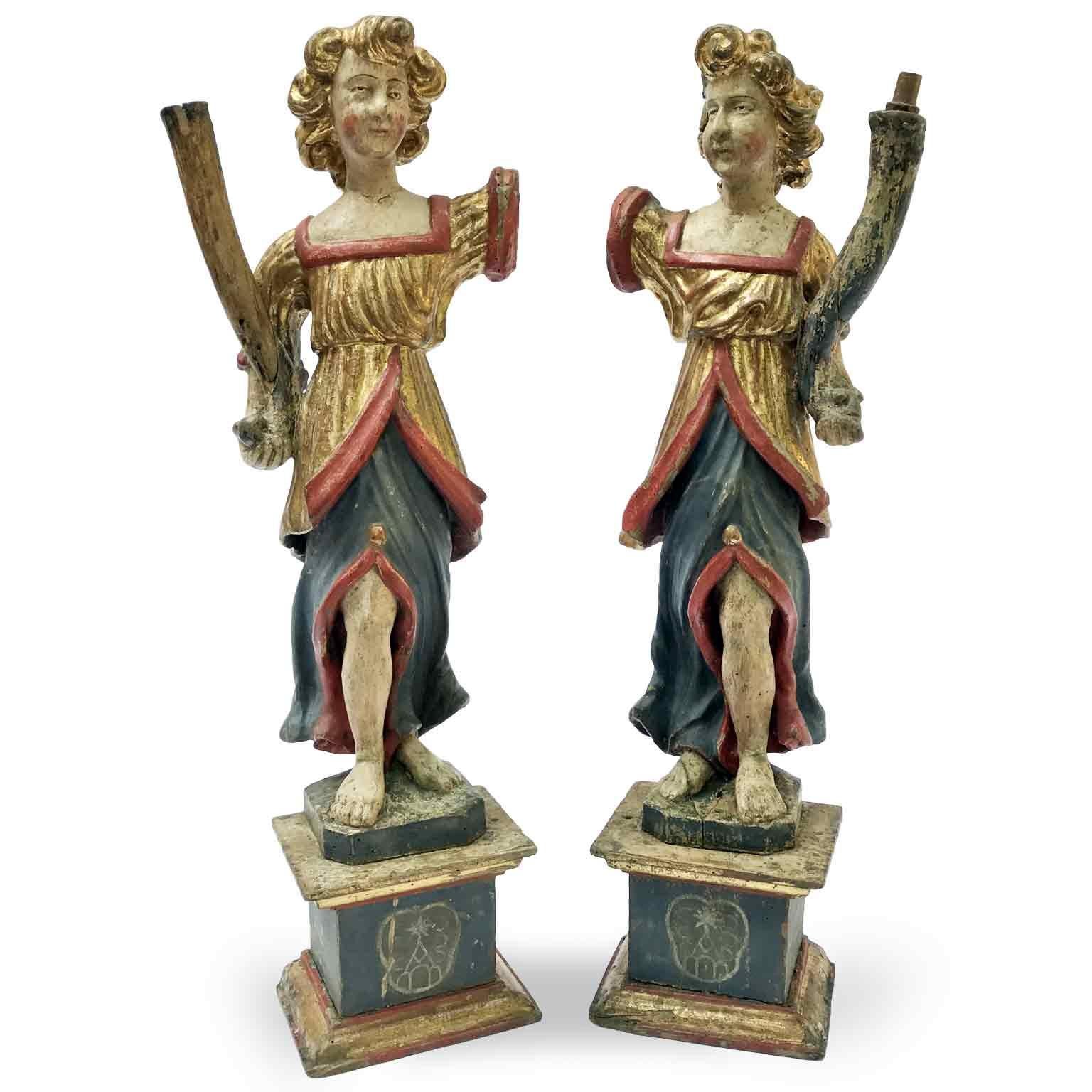 Pair of Italian Baroque Angels 17th Century Sculptured Lacquered and Gilded Figures - Brown Figurative Sculpture by Unknown