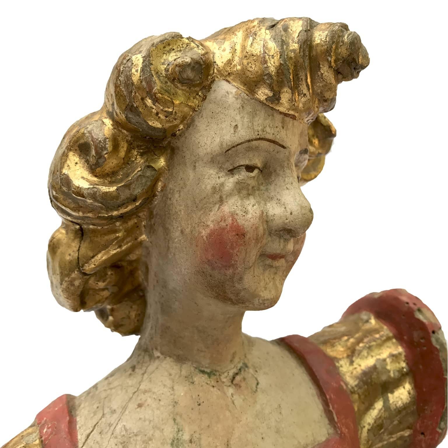 Pair of Italian Baroque Angels 17th Century Sculptured Lacquered and Gilded Figures For Sale 5