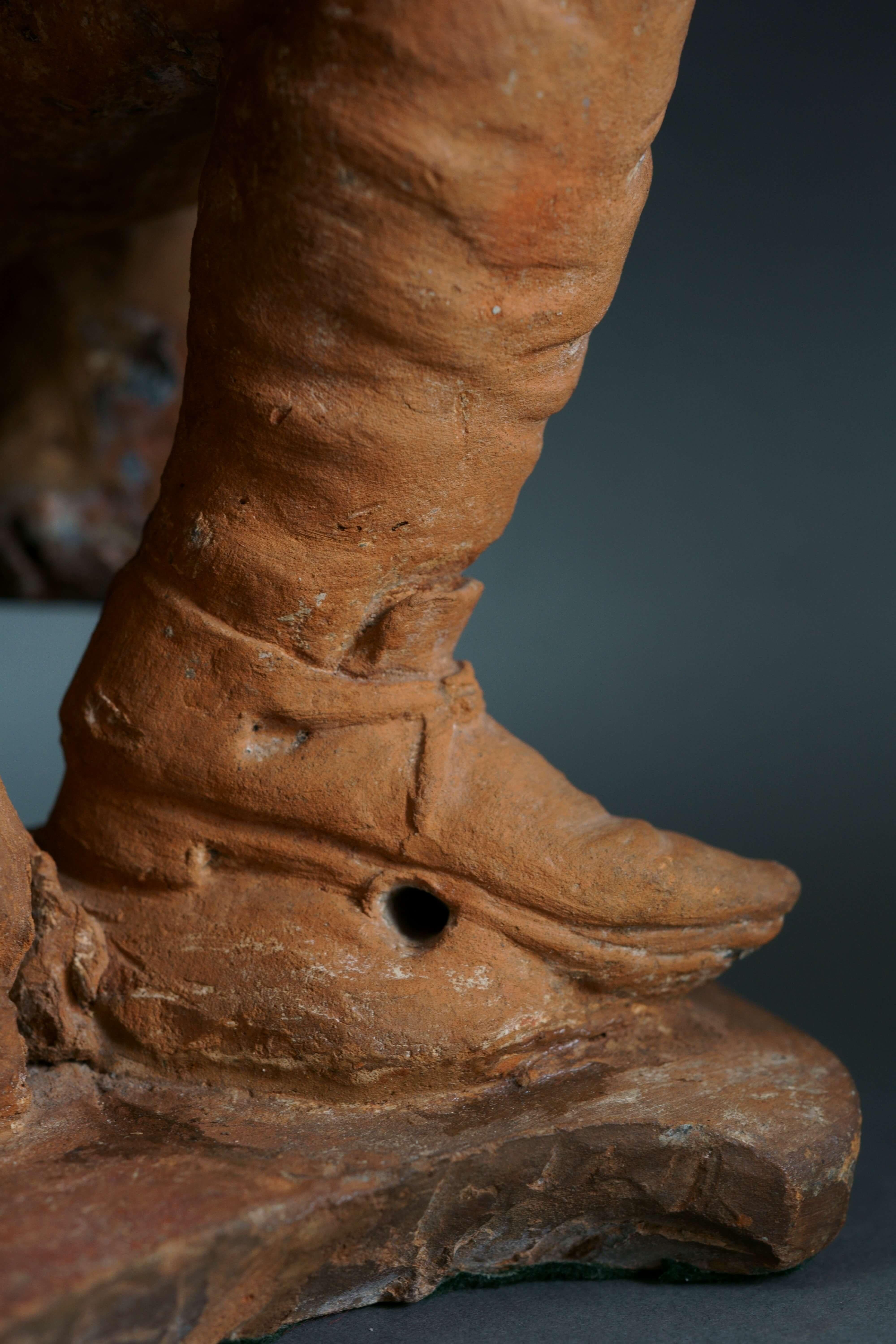 Coppia di Sculture Francesi in Terracotta Atelier di Parigi  XVII secolo in vendita 8