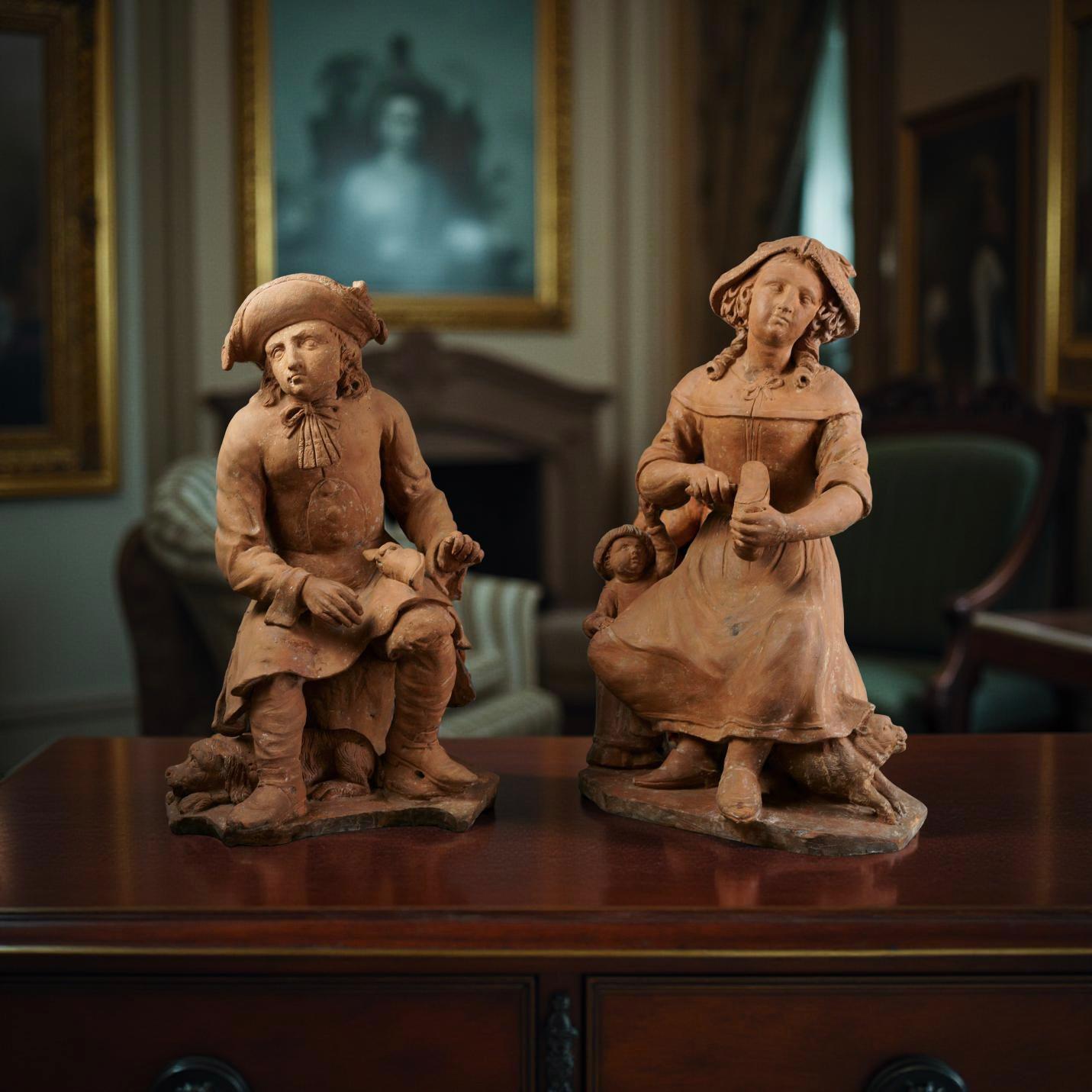 Coppia di Sculture Francesi in Terracotta Atelier di Parigi  XVII secolo in vendita 4
