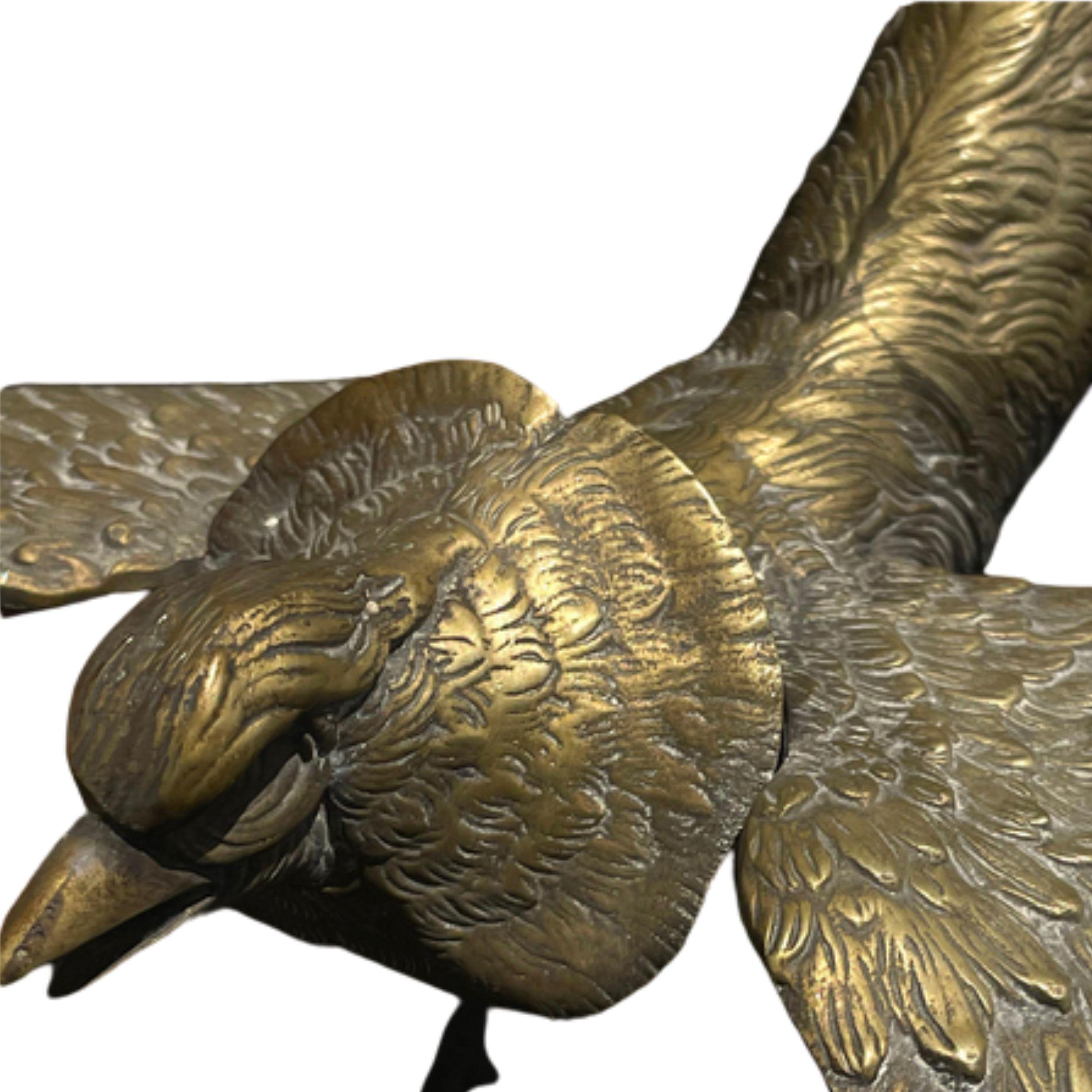 Paire de sculptures en métal représentant des oiseaux mythologiques, France, fin du XIXe siècle - Sculpture de Unknown