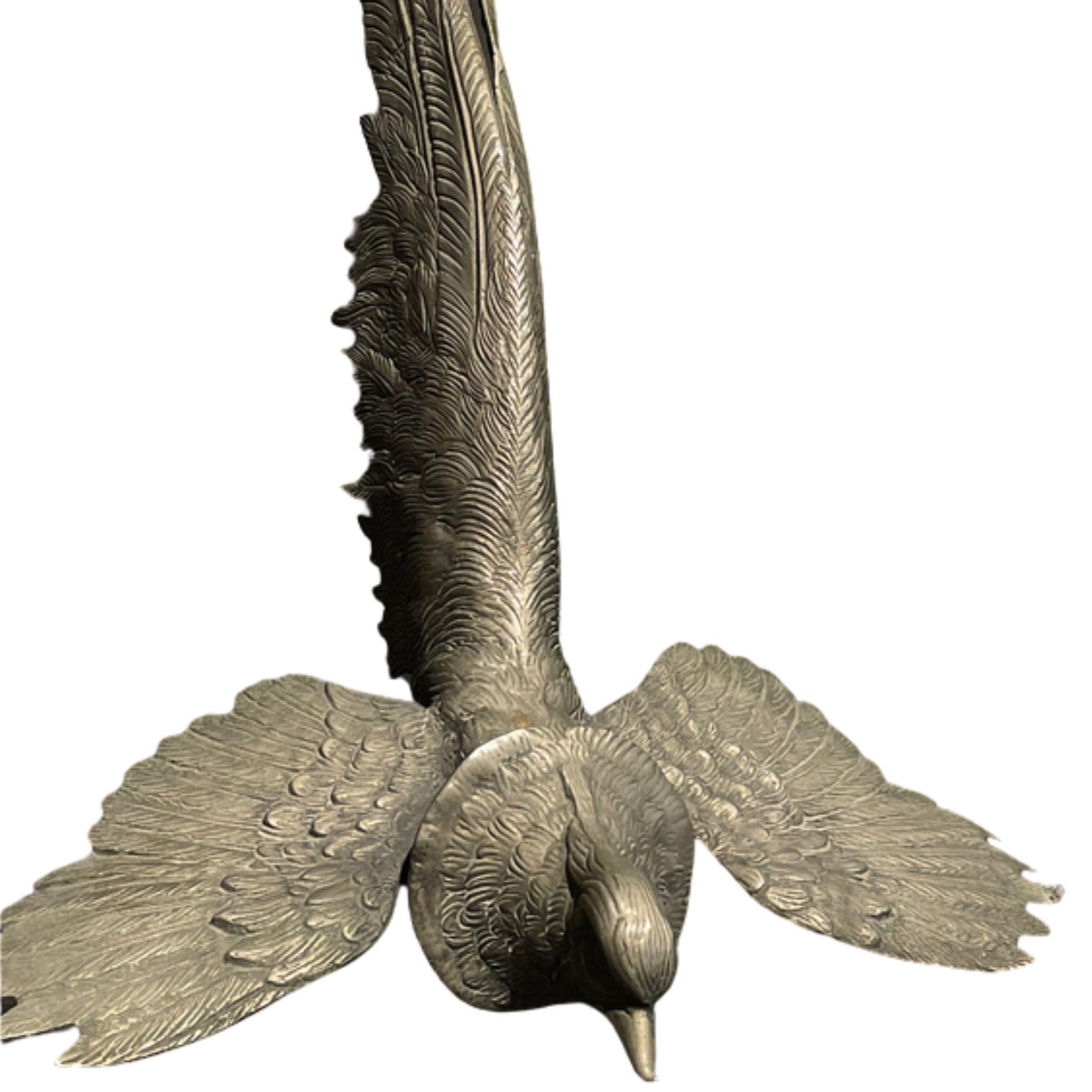 Paire de sculptures en métal représentant des oiseaux mythologiques, France, fin du XIXe siècle en vente 3