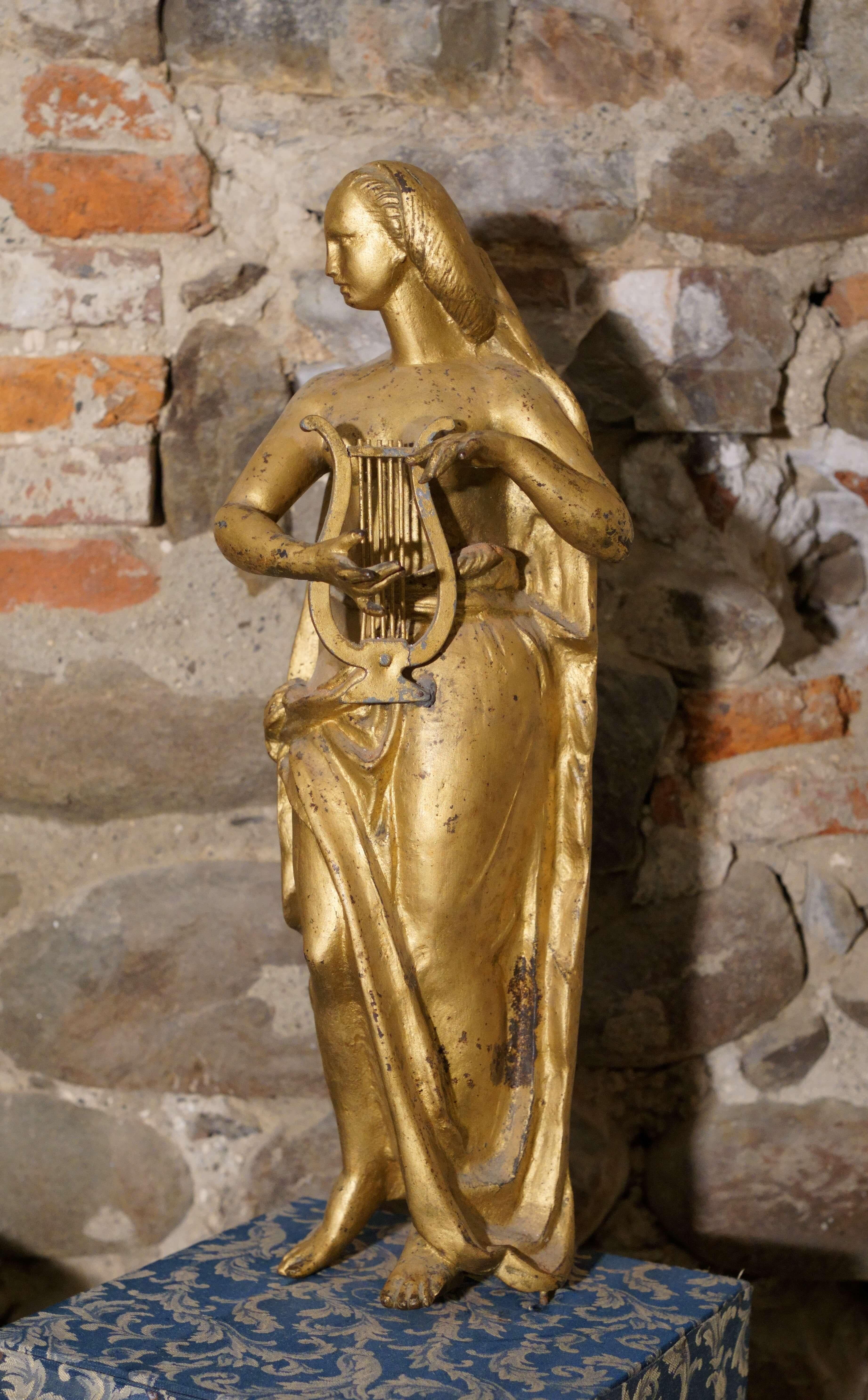 Paar französische neoklassische vergoldete Skulpturen aus Gusseisen Le Muse Art Foundry (Französische Schule), Sculpture, von Unknown