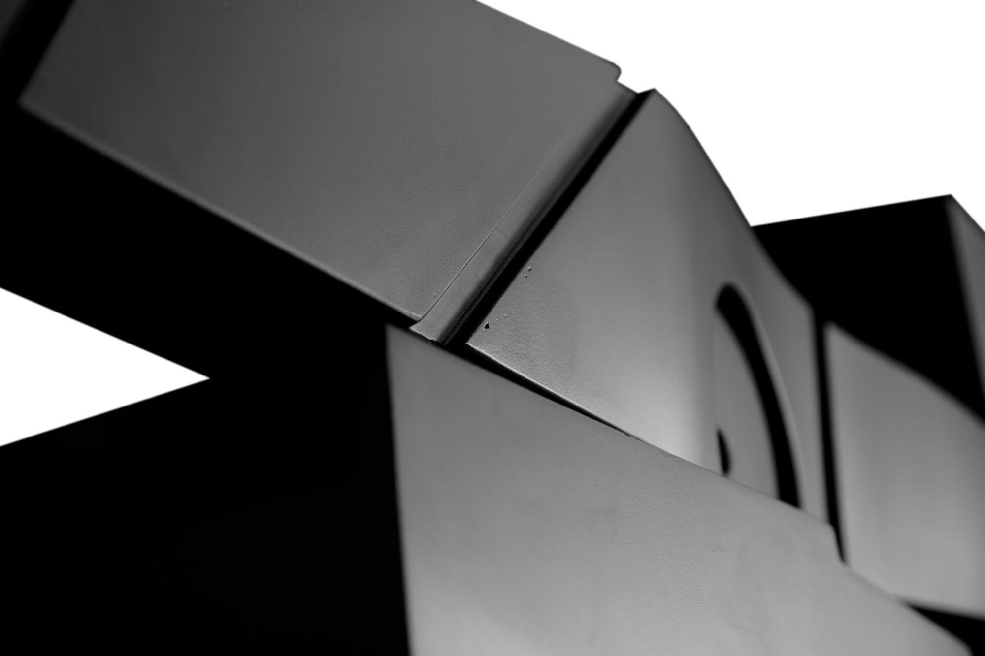 David L Deming Centurión II Escultura moderna abstracta de acero negro plano, 1985 en venta 4