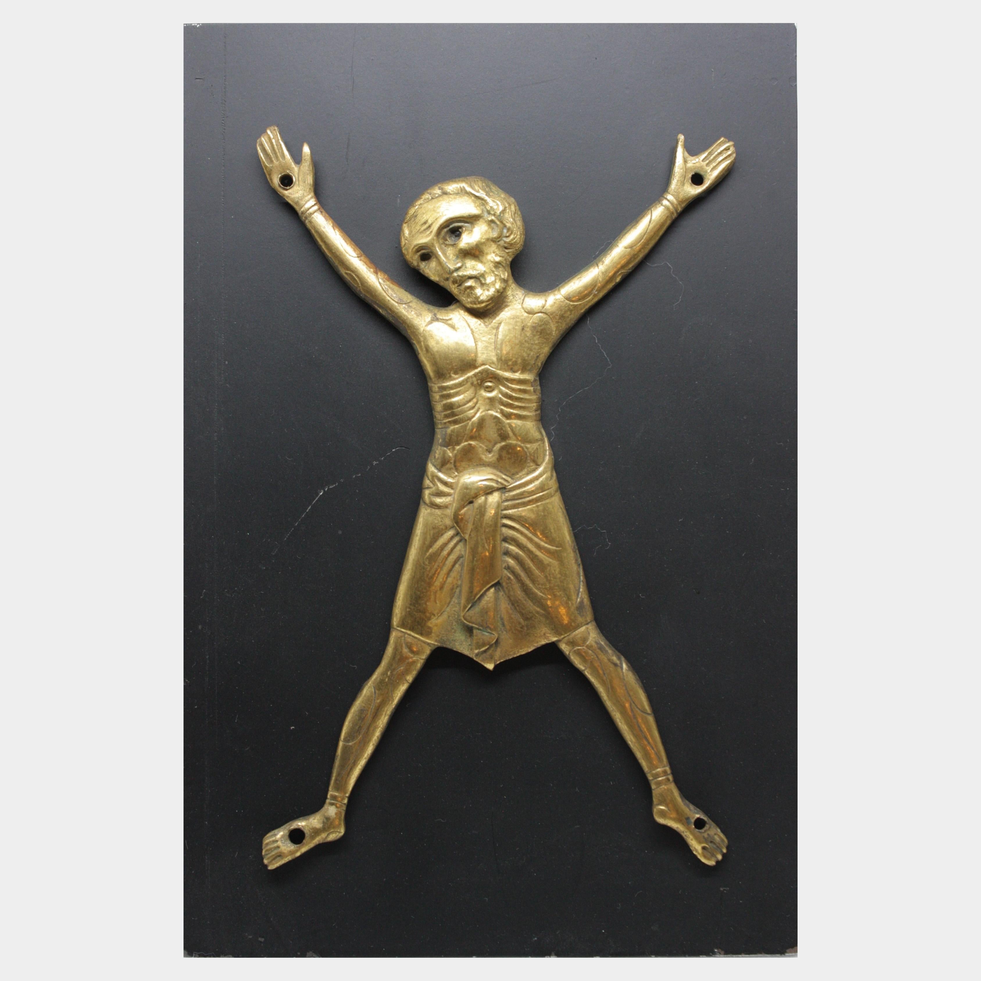 Douze plaques de limousine représentant des saints, des apôtres et des pères de l'Église - Beige Figurative Sculpture par Unknown
