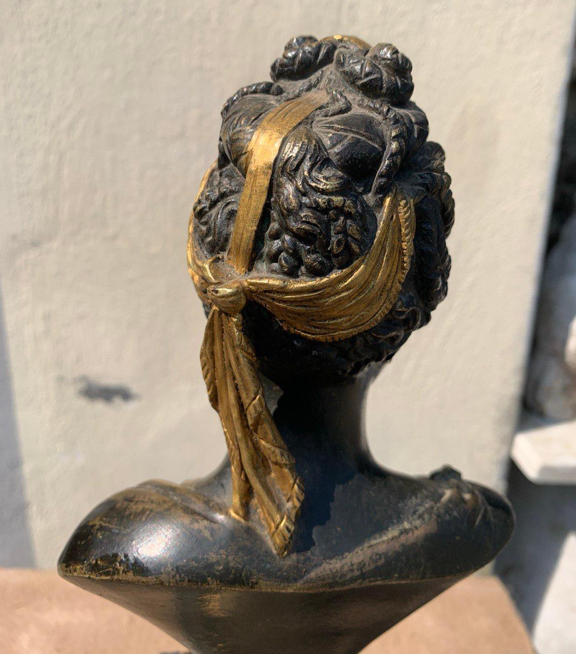 Sculpture en bronze à figure Empire du début du 19e siècle - buste de femme en vente 8