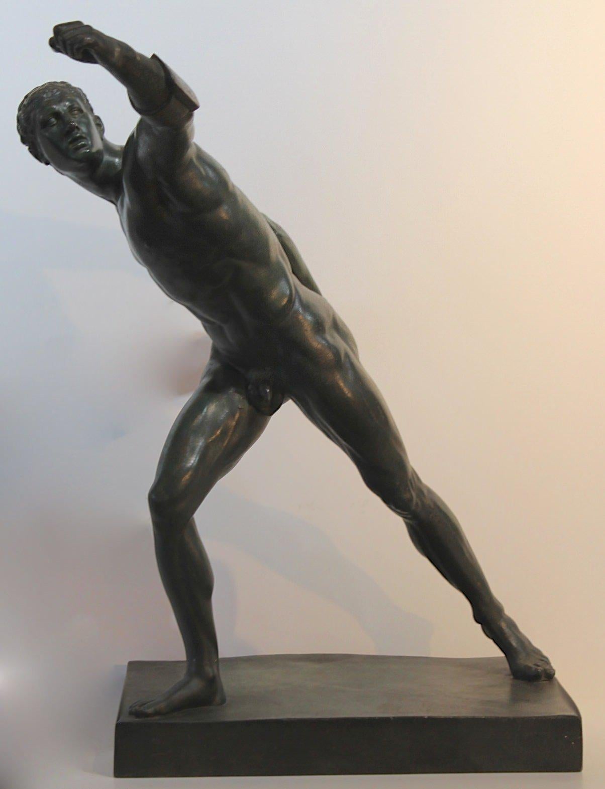 Italienische Schule des frühen 19. Jahrhunderts Bronze, Der Borghese- Gladiator, um 1810 – Sculpture von Unknown