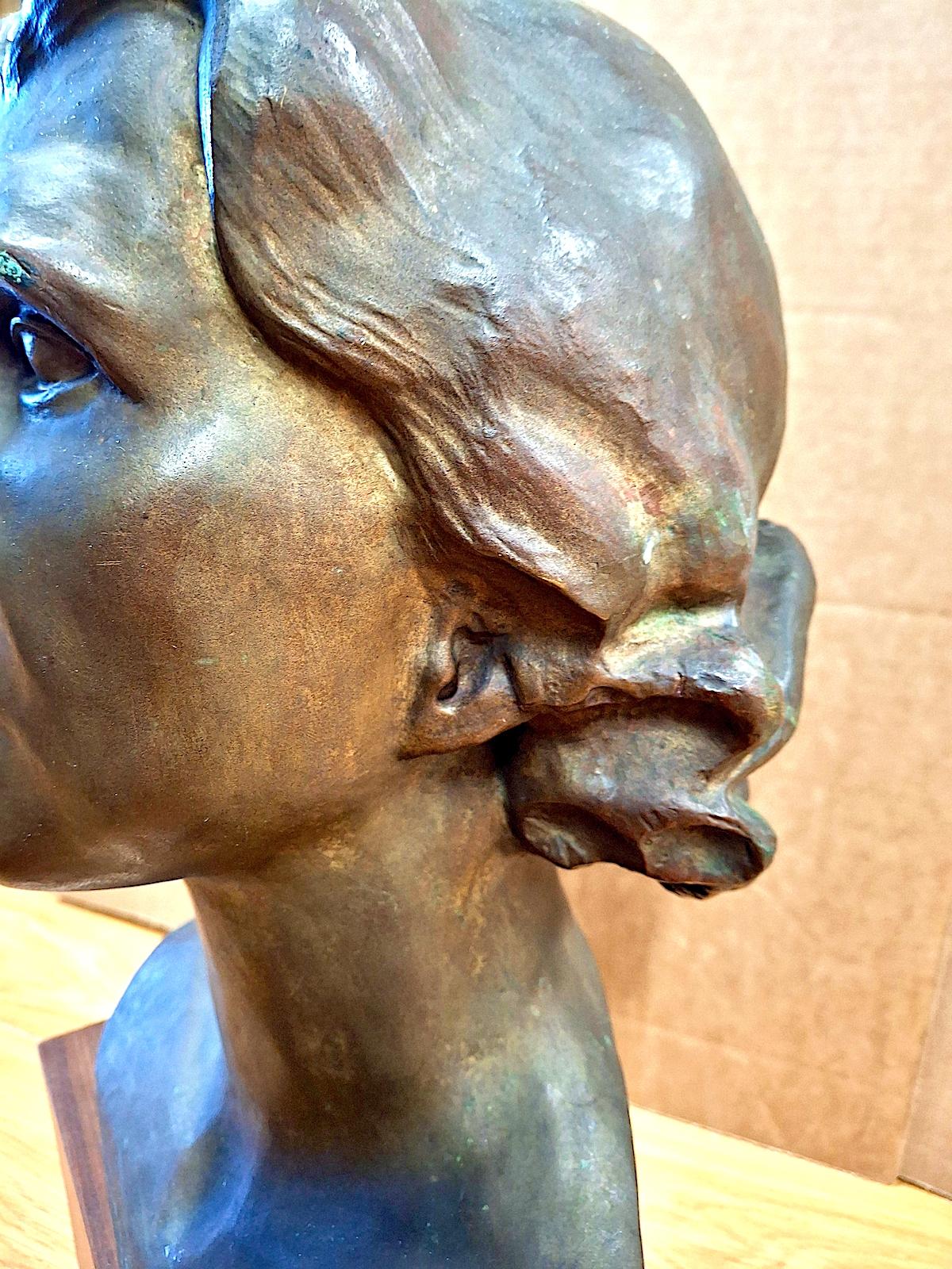Early 20th-century Female Bronze Bust on Stand by Oliver Grymes For Sale 1