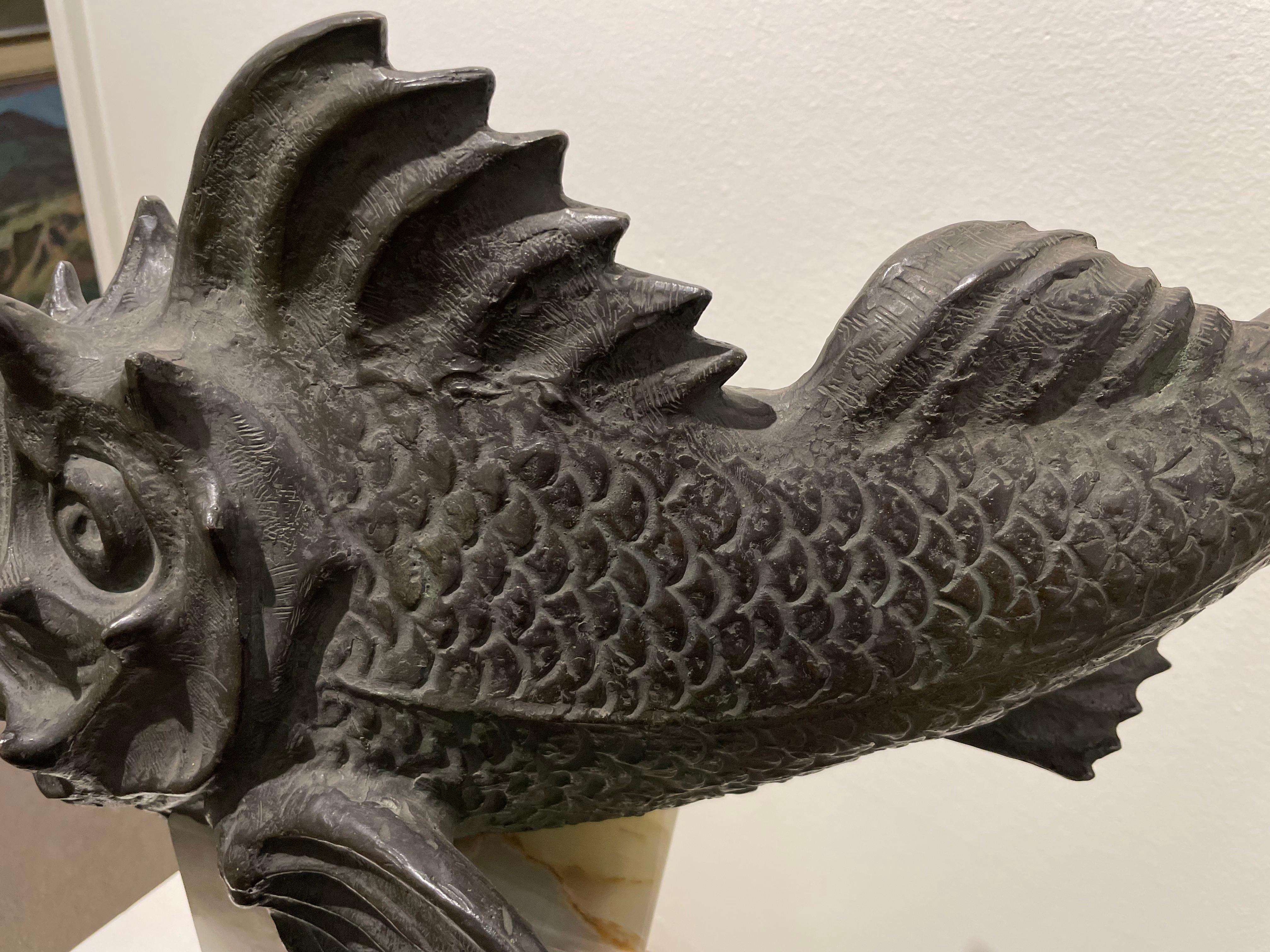 Pesce scorpione in bronzo moderno dei primi del Novecento su base in marmo in vendita 6