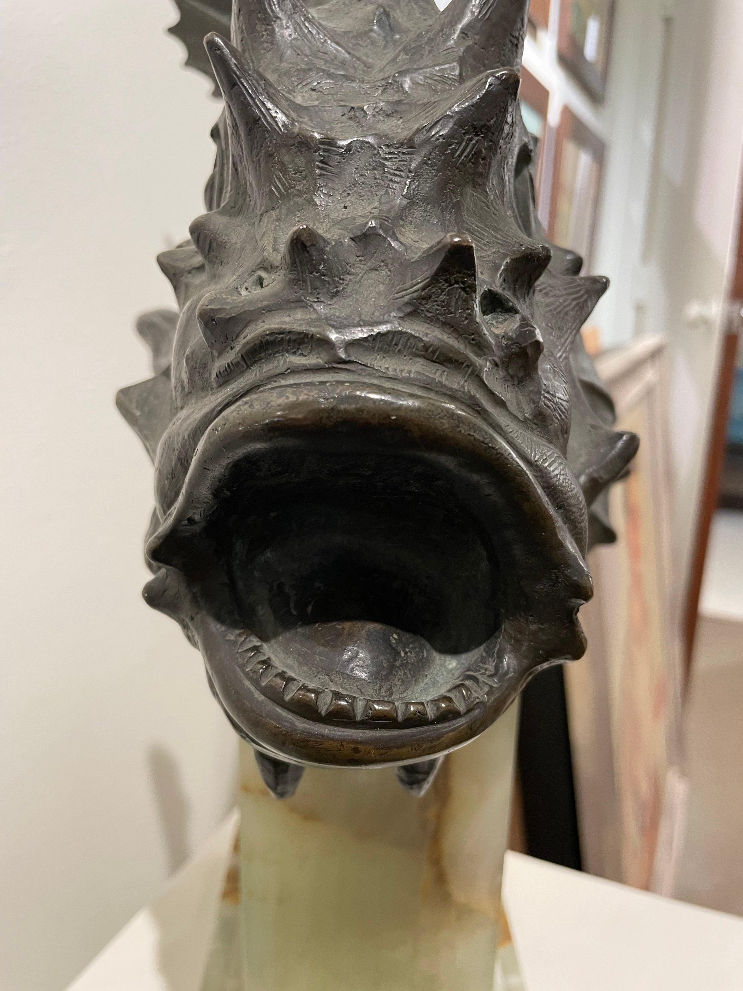 Pesce scorpione in bronzo moderno dei primi del Novecento su base in marmo in vendita 2