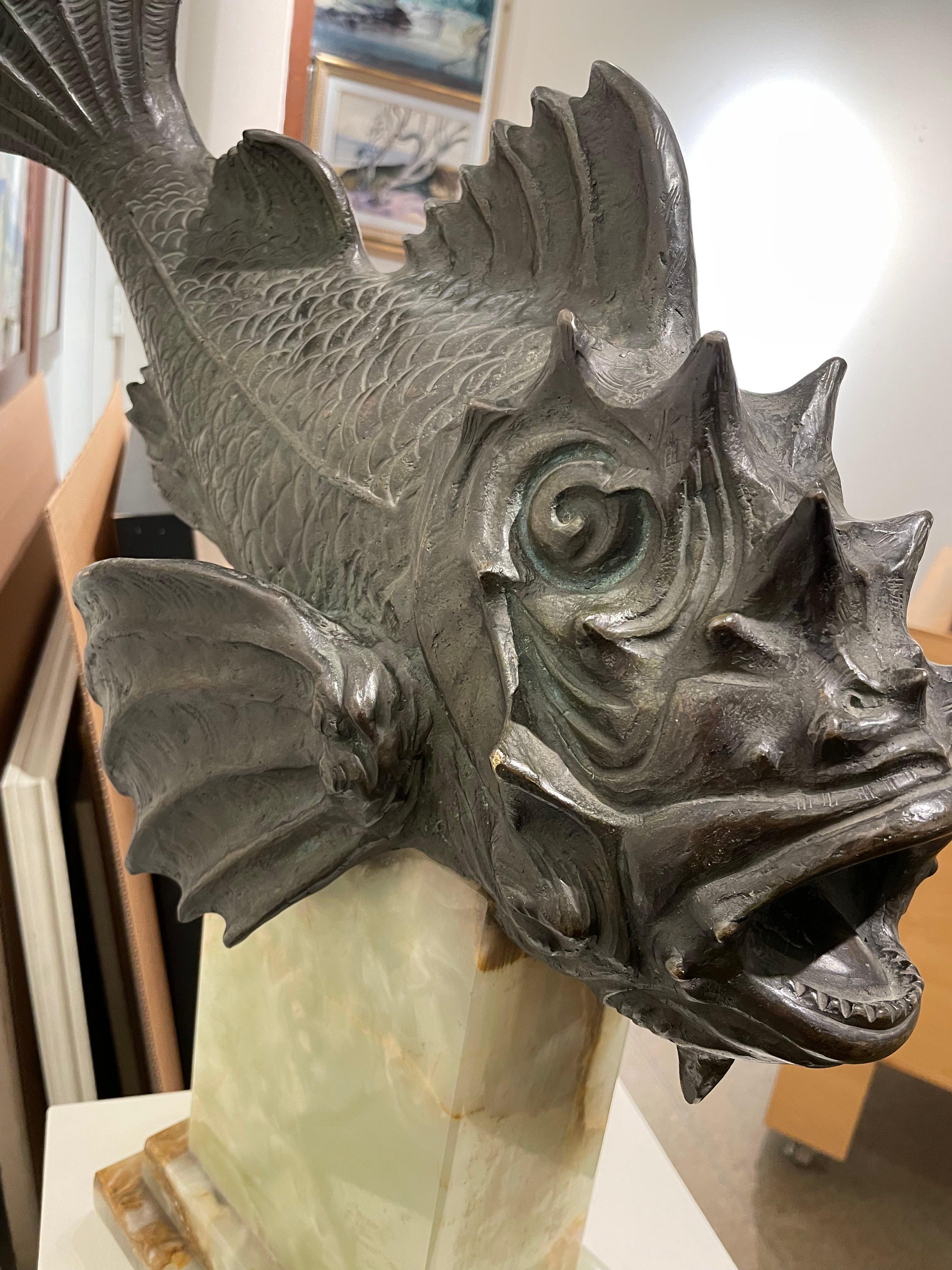 Pesce scorpione in bronzo moderno dei primi del Novecento su base in marmo in vendita 5