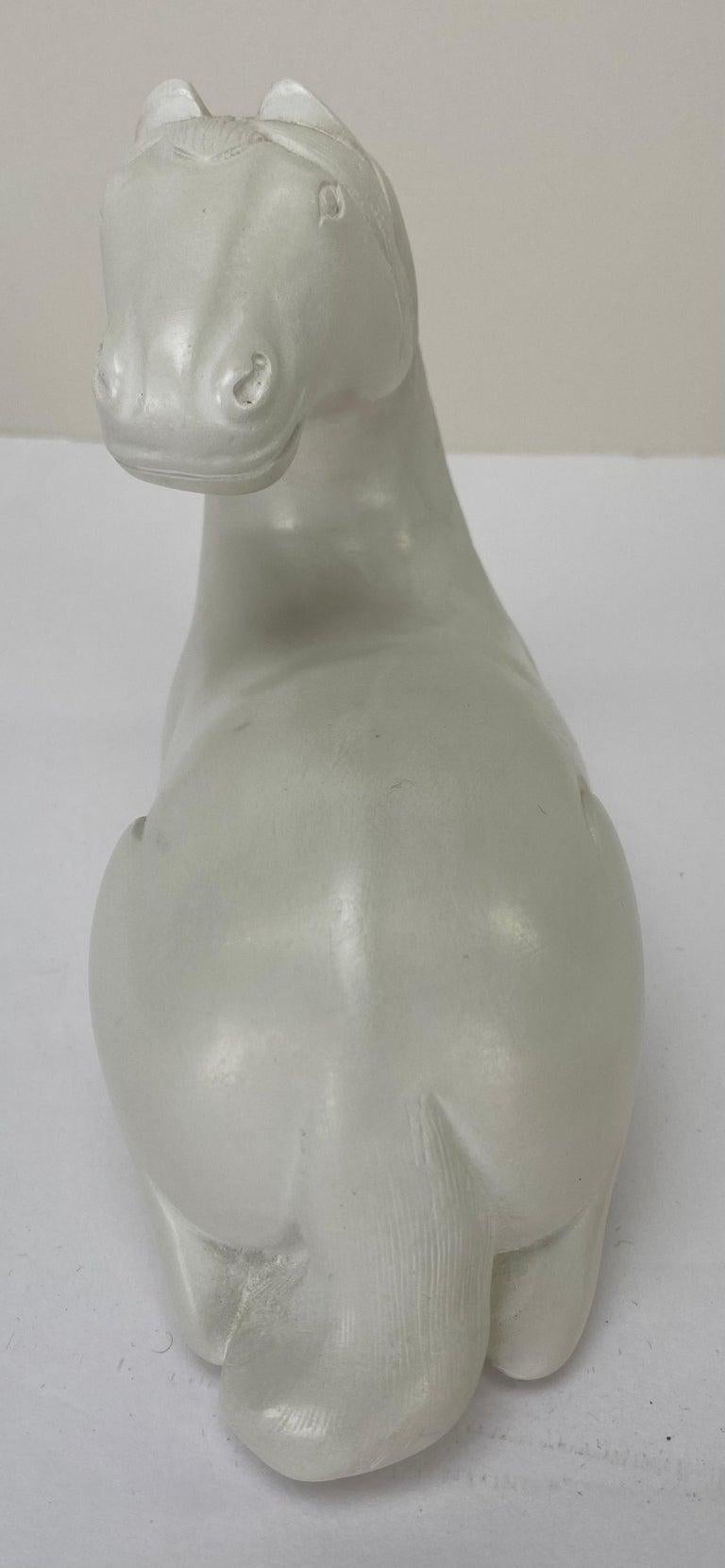 Sculpture en argile statue de cheval blanc équestre  en vente 2
