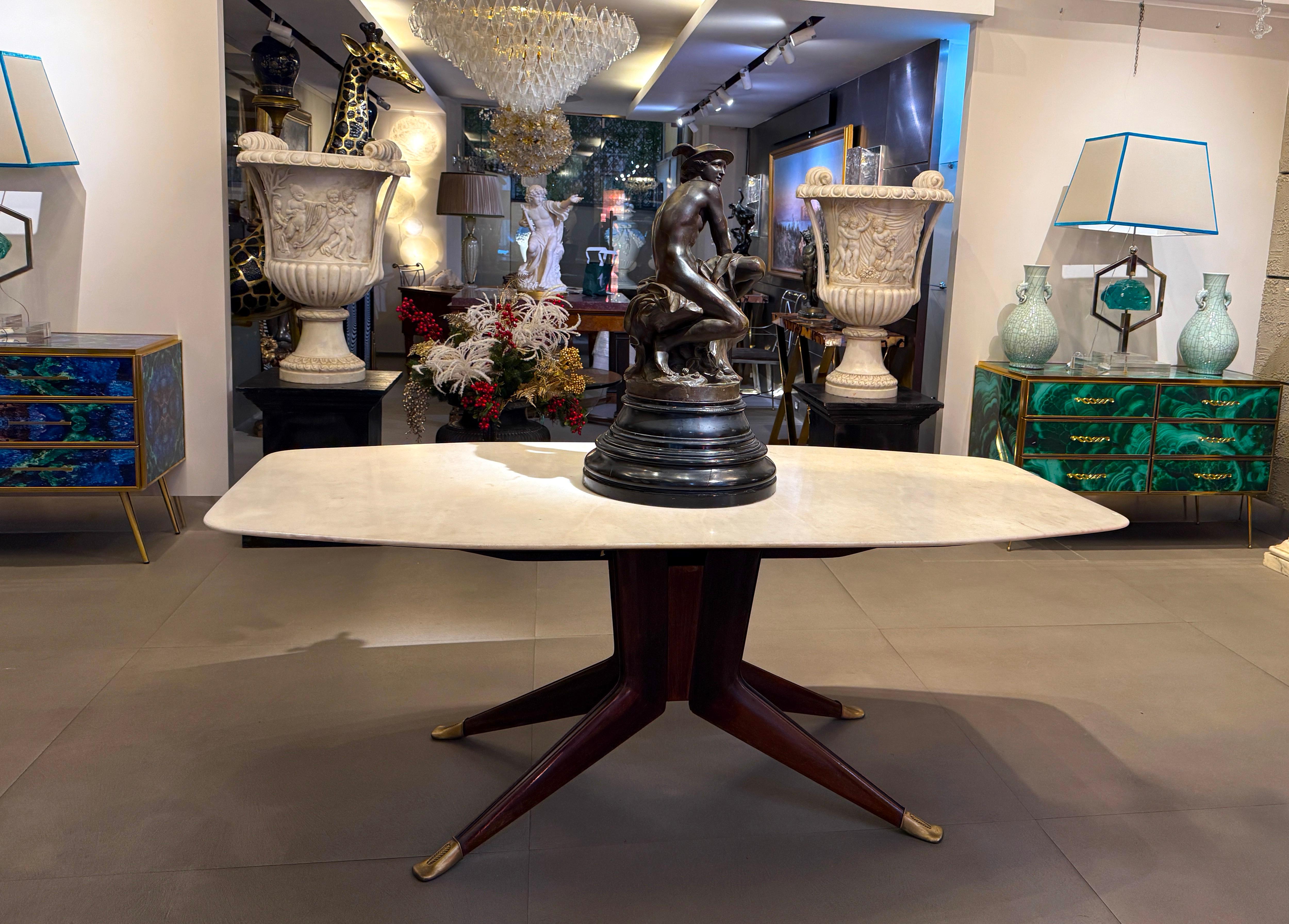 Fabuleuse sculpture italienne néoclassique en marbre représentant Hermès - Or Figurative Sculpture par Unknown