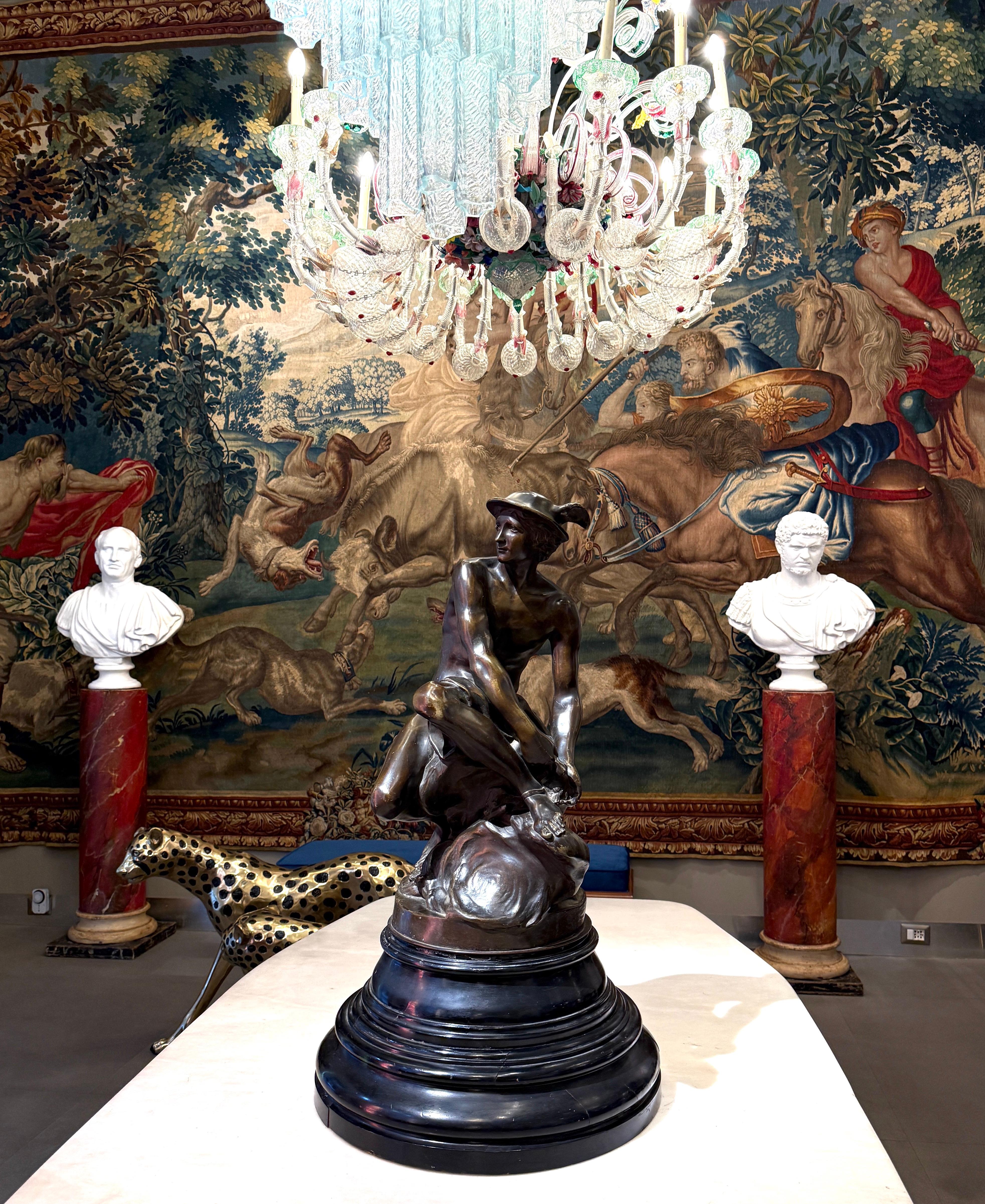 Fabuleuse sculpture italienne néoclassique en marbre représentant Hermès en vente 1