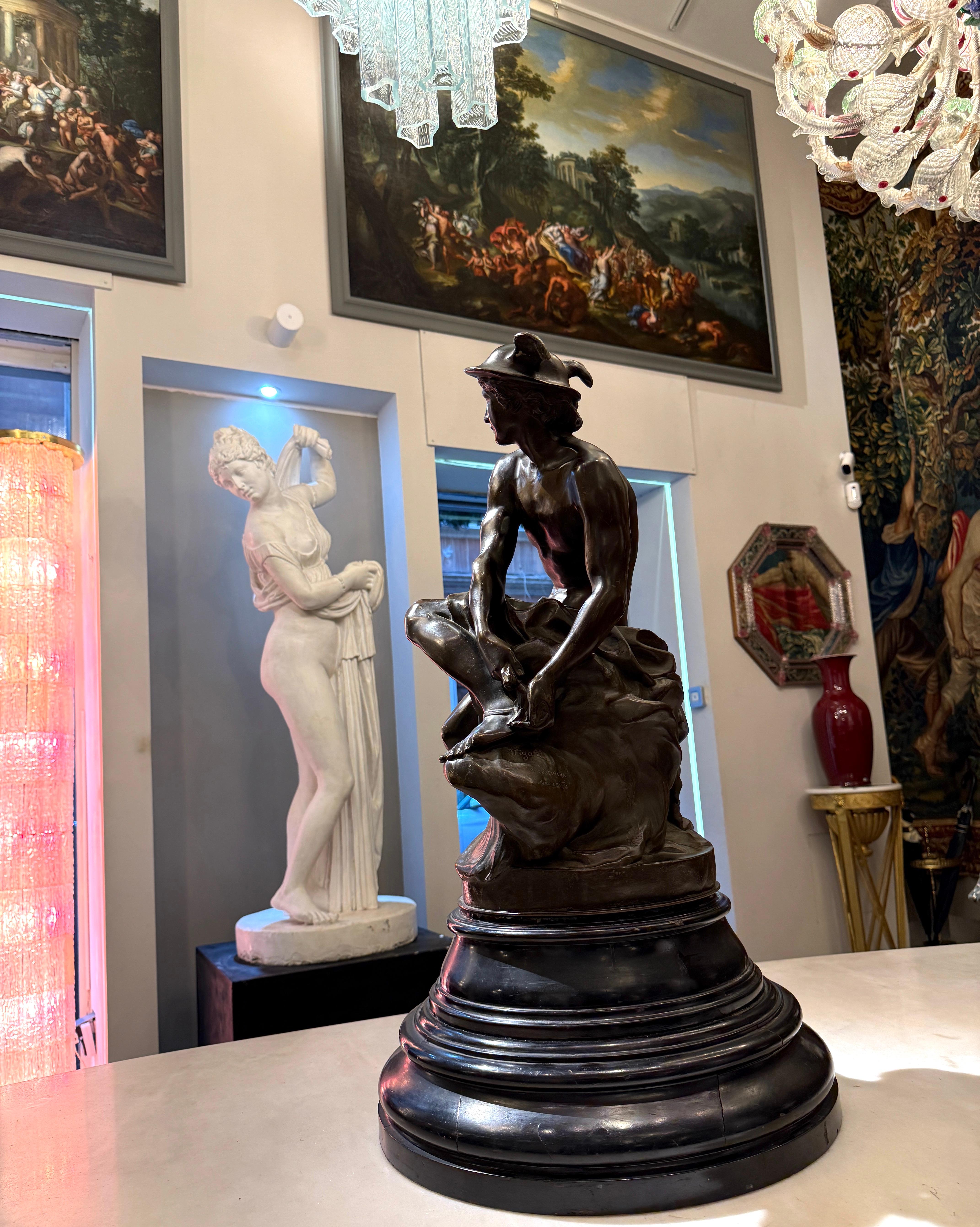 Fabuleuse sculpture italienne néoclassique en marbre représentant Hermès en vente 2