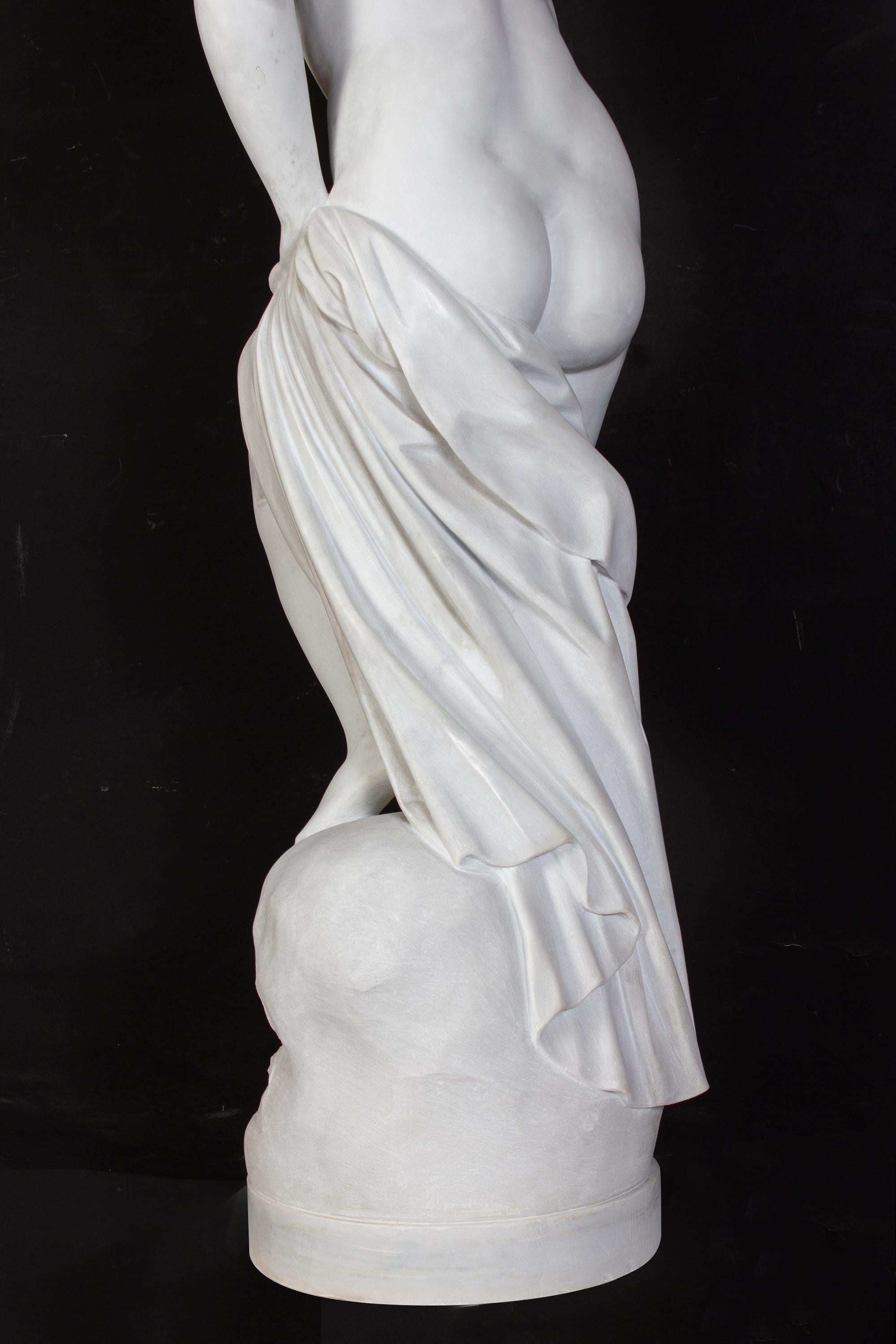  Fabulous Neoclassical Marble Sculpture of Bathing Venus 1880' For Sale 8