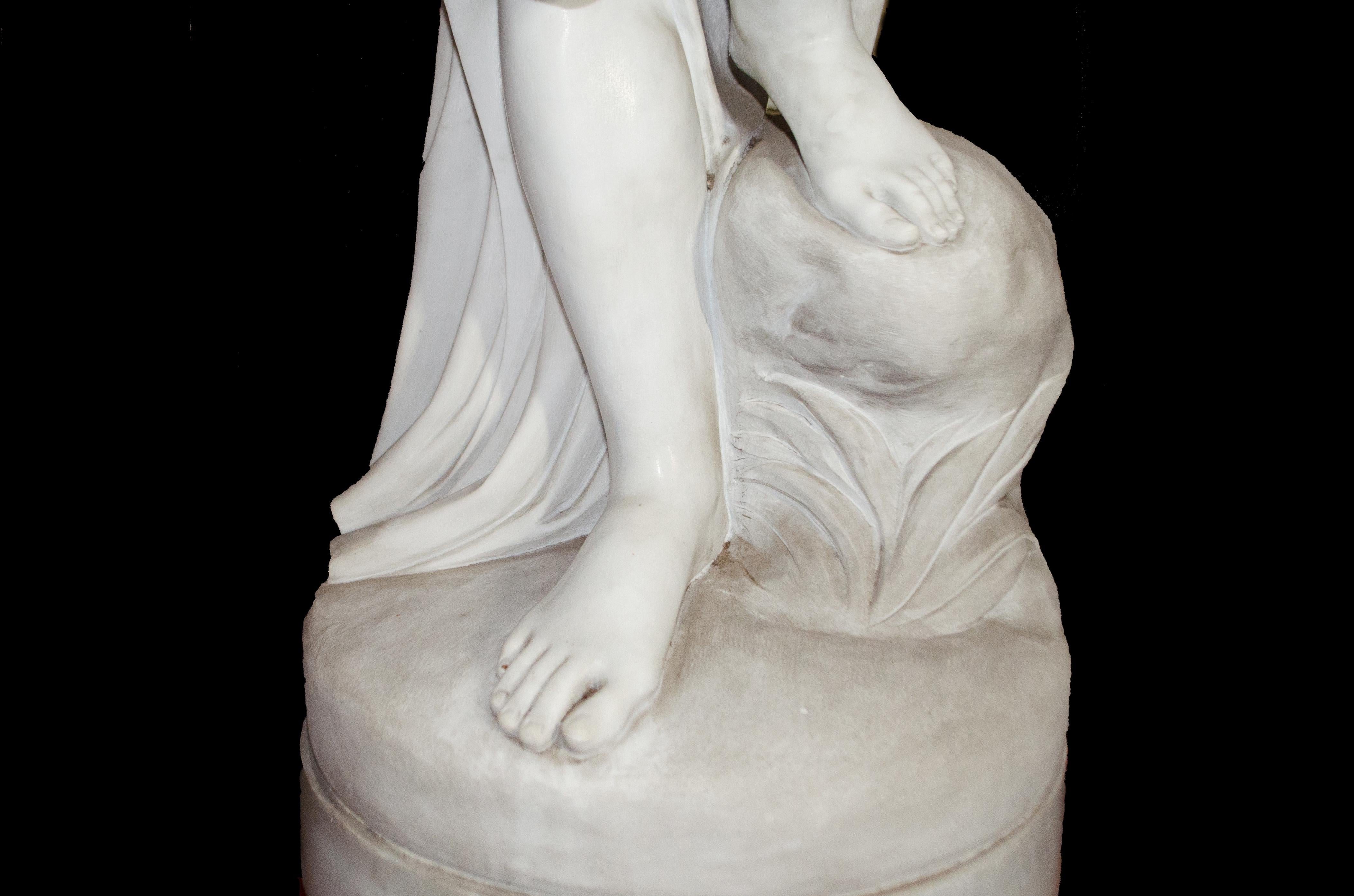  Fabulous Neoclassical Marble Sculpture of Bathing Venus 1880' For Sale 5