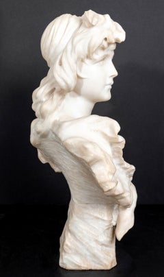 Busto di figura femminile