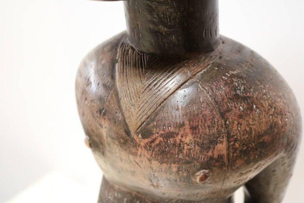 Sculpture en bois africaine « fertilité » des peuples Lobi en vente 7