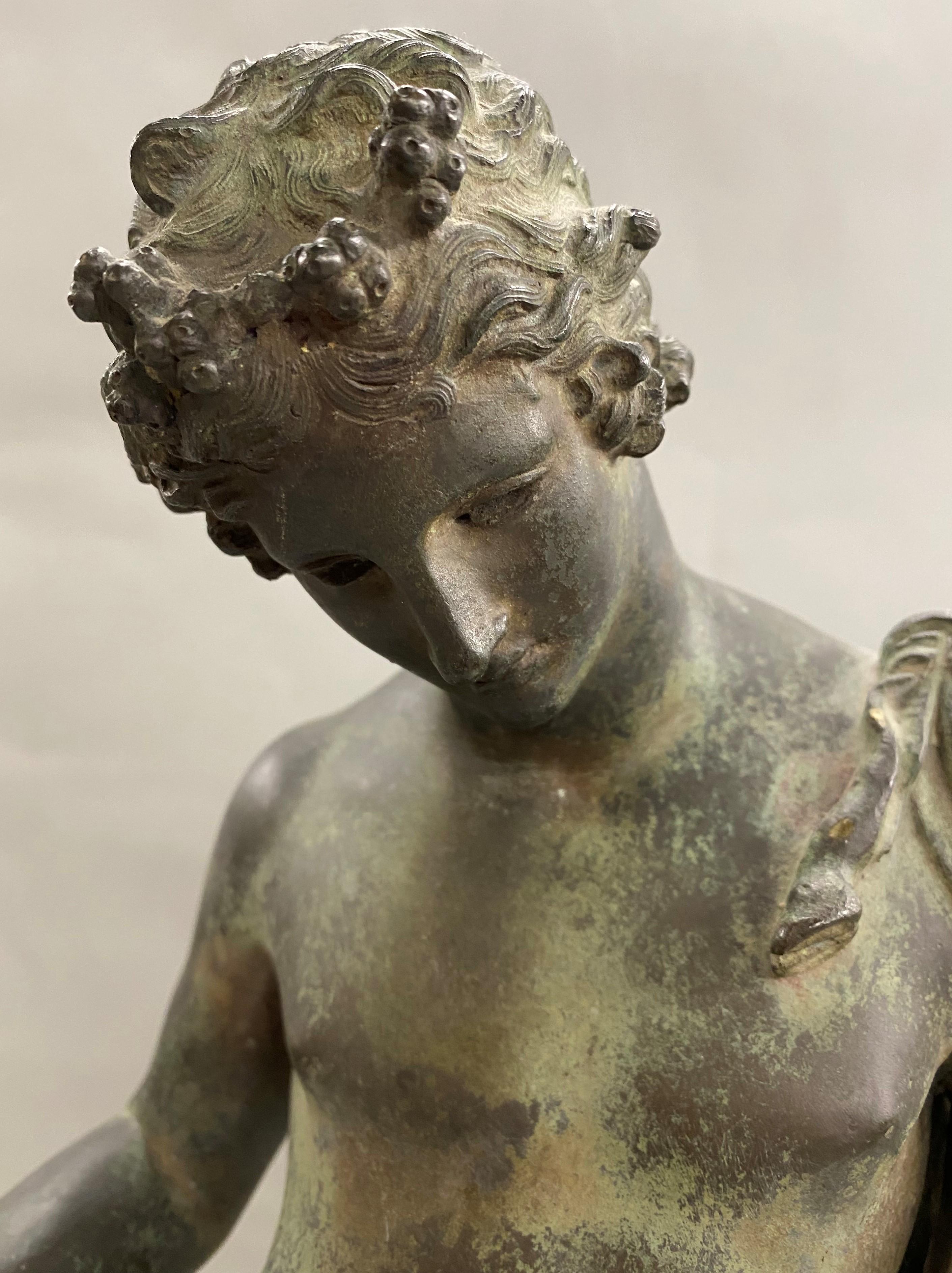 Figurale Bronze von Narzissen oder Dionysos im Angebot 3