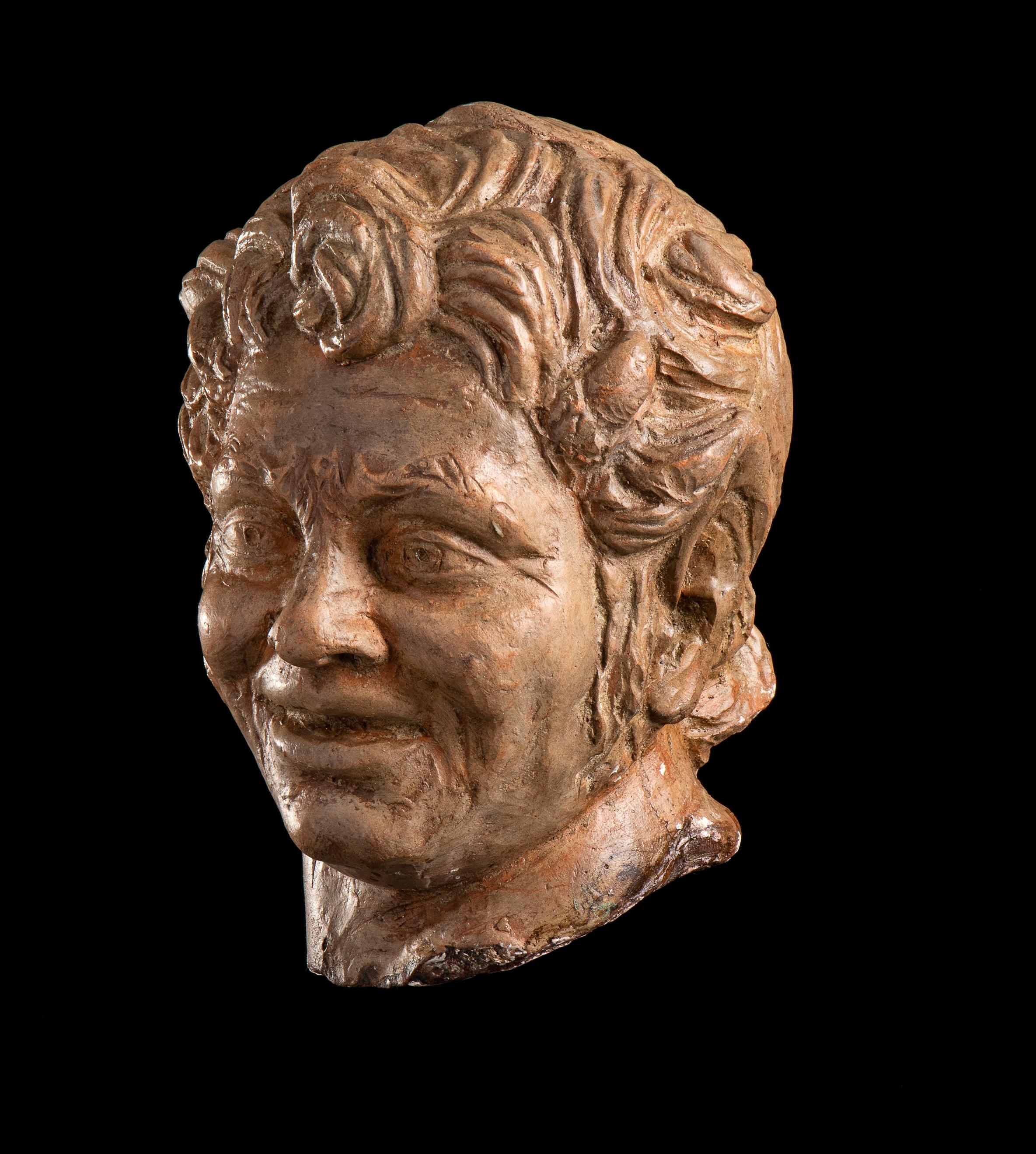 Figurative Skulptur Terrakotta-Kopf eines lachenden Satyrs aus der römischen Akademie, 19. Jahrhundert – Sculpture von Unknown
