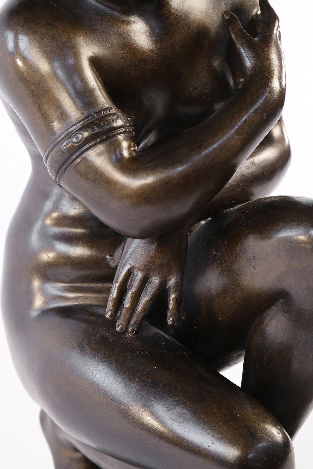 Figure de Vénus accroupie/Aphrodite nue, sculpture de l'école italienne du XIXe siècle en vente 1