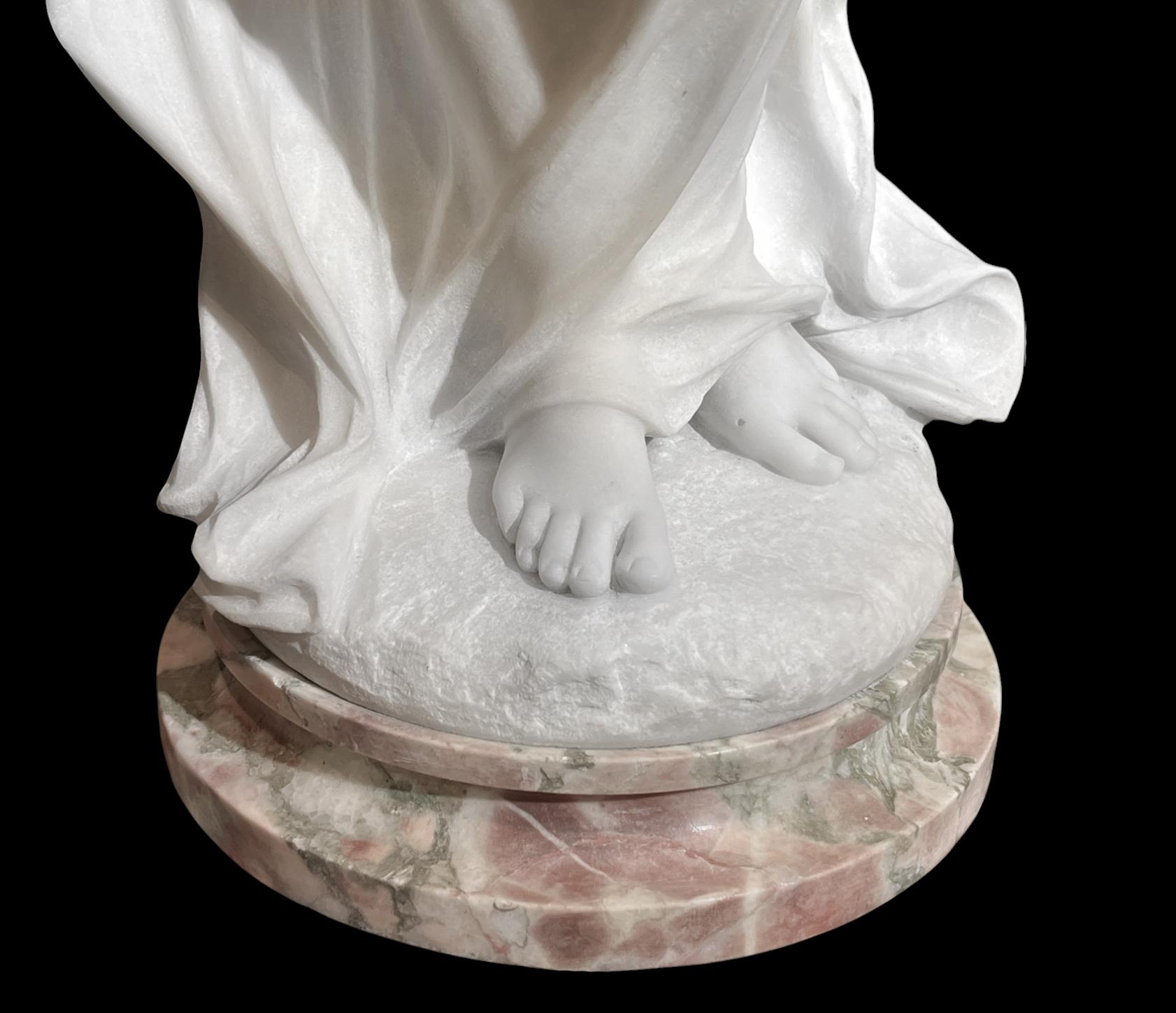 Statua di fidanzamento femminile in marmo finemente scolpita di C.C. in vendita 11