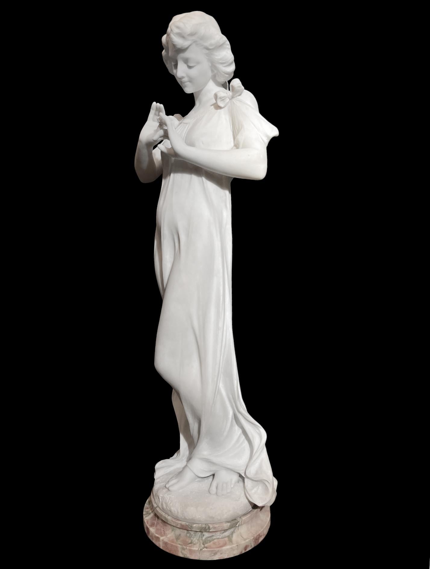 Statua di fidanzamento femminile in marmo finemente scolpita di C.C. - Figurative Sculpture Nero di Unknown