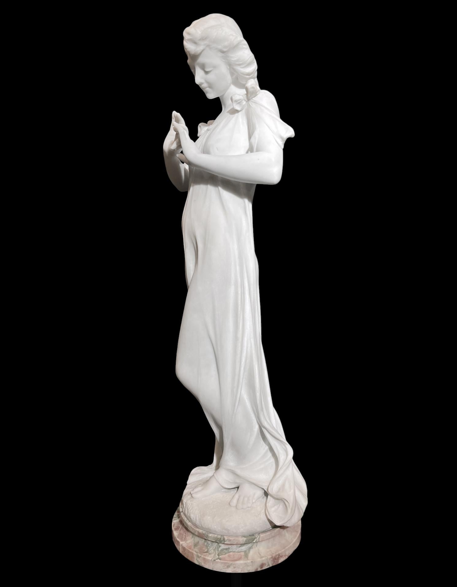 Statua di fidanzamento femminile in marmo finemente scolpita di C.C. in vendita 2