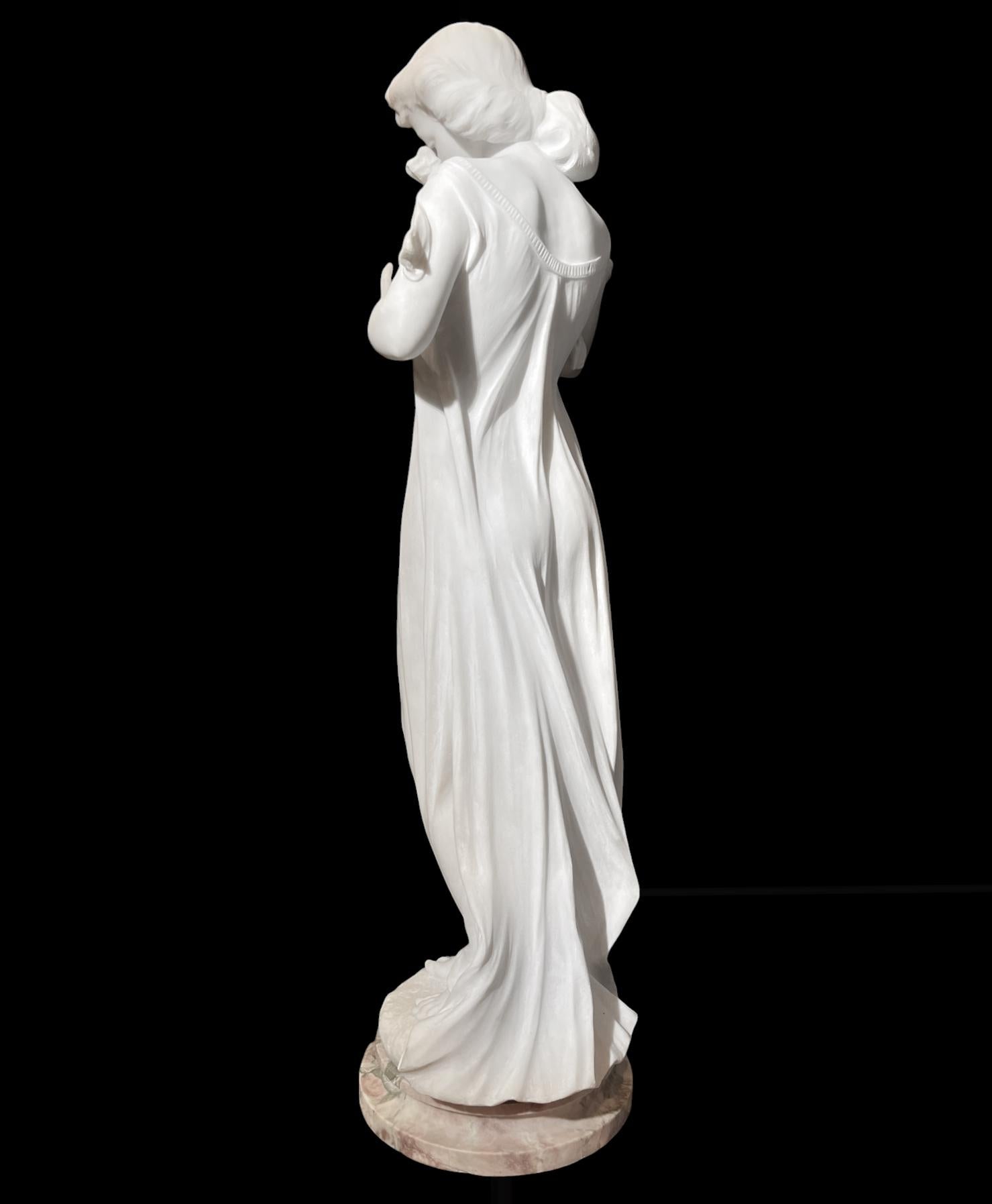 Statua di fidanzamento femminile in marmo finemente scolpita di C.C. in vendita 3