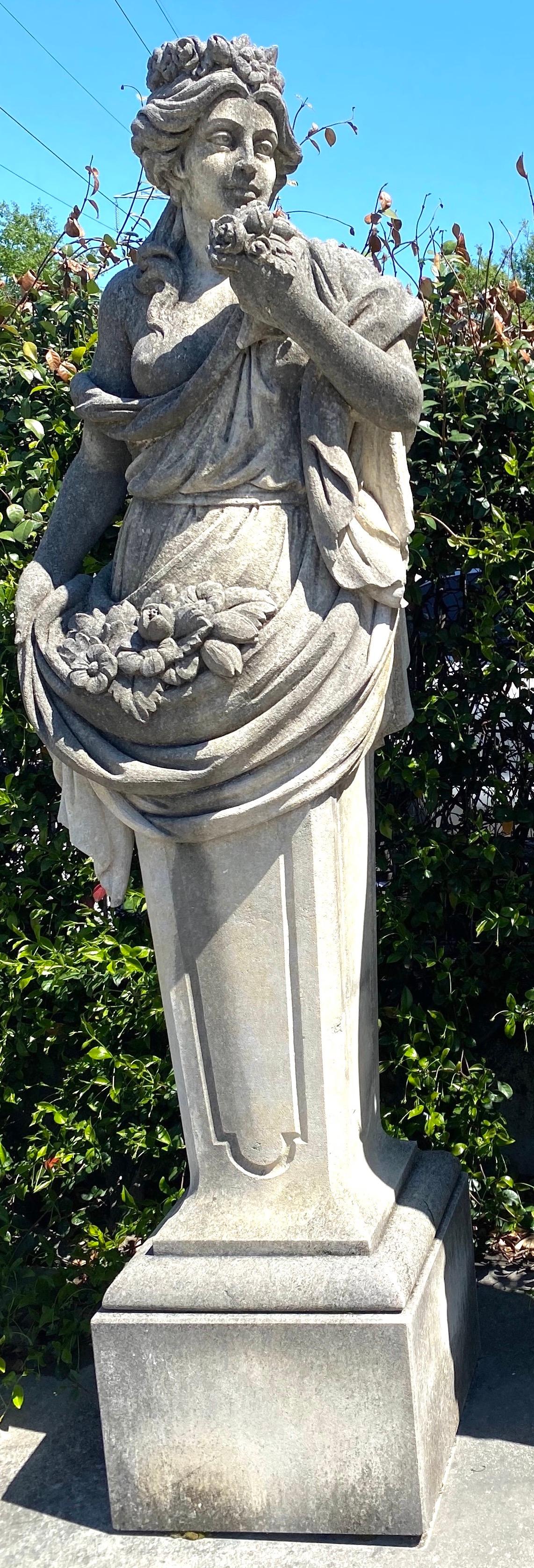 Four Season Extraordinary Set of  Italian Stone Caryatids Sculptures For Sale 3