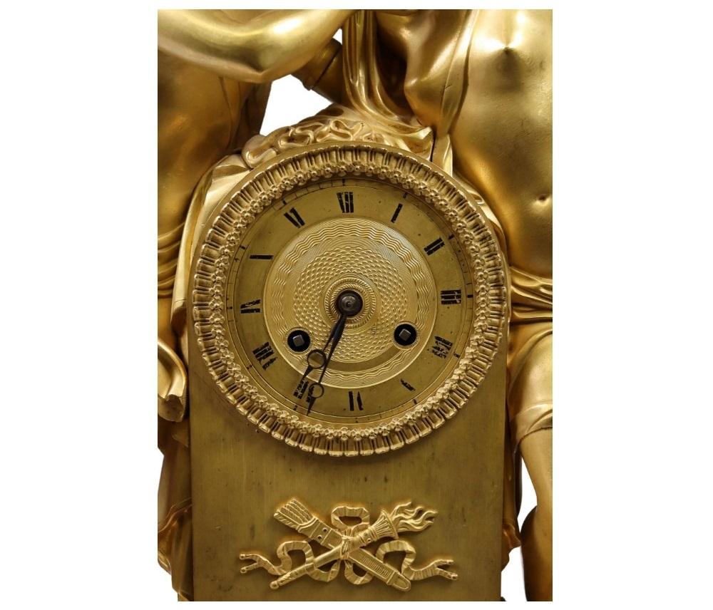 Französische Empire-Uhr, Amor und Psyche (Gold), Nude Sculpture, von Unknown